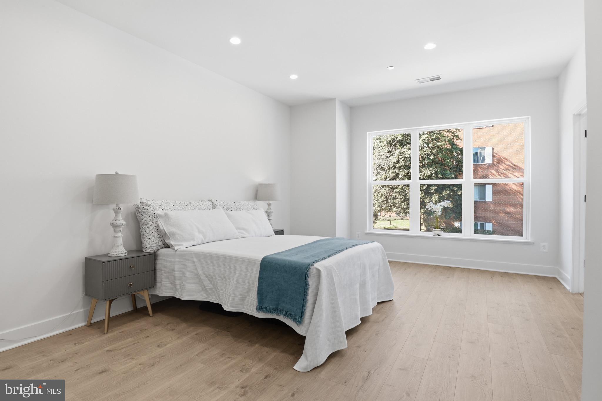 WESTBARD SQUARE - Residential