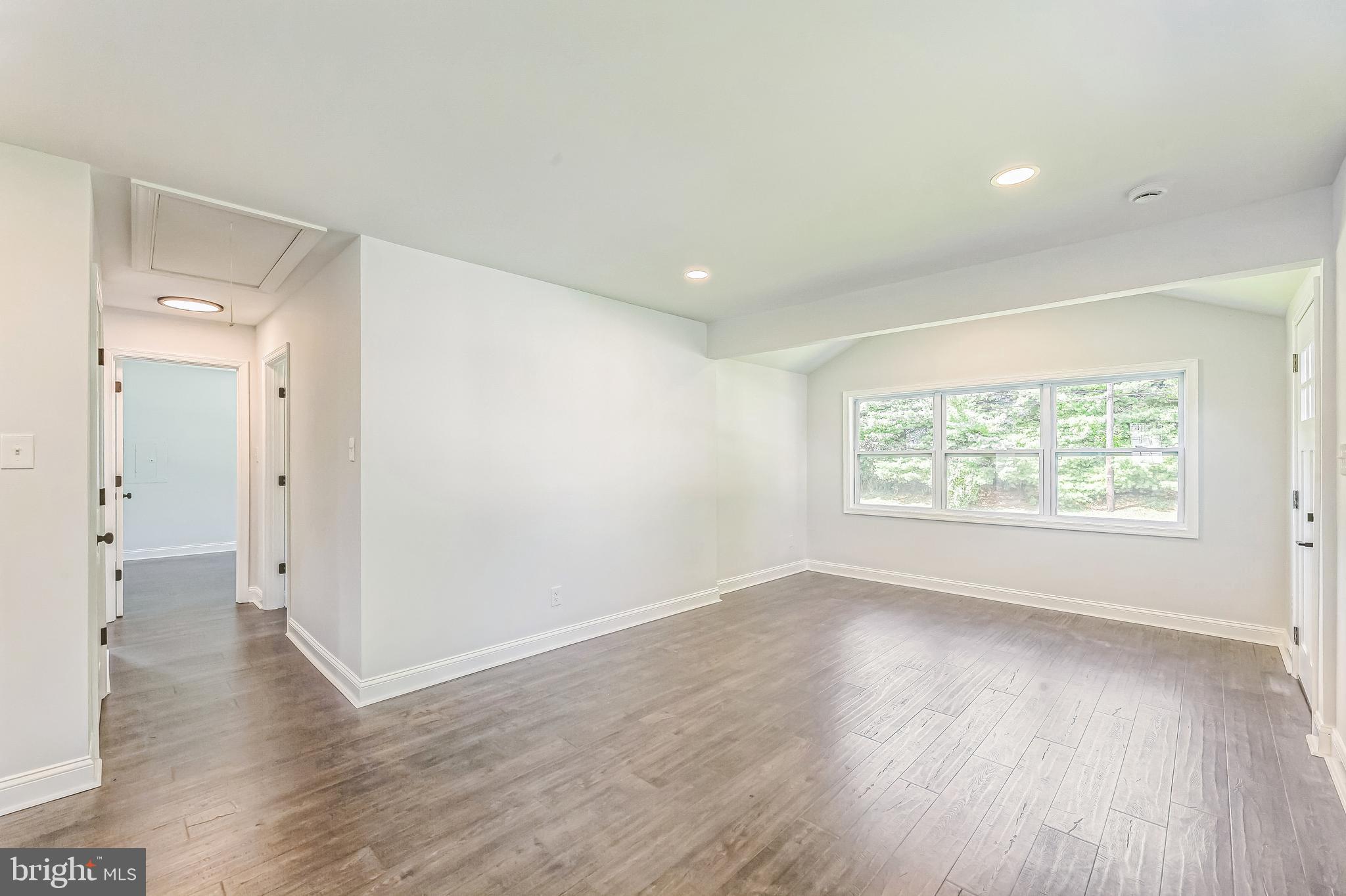 CASTLE HILLS - Residential