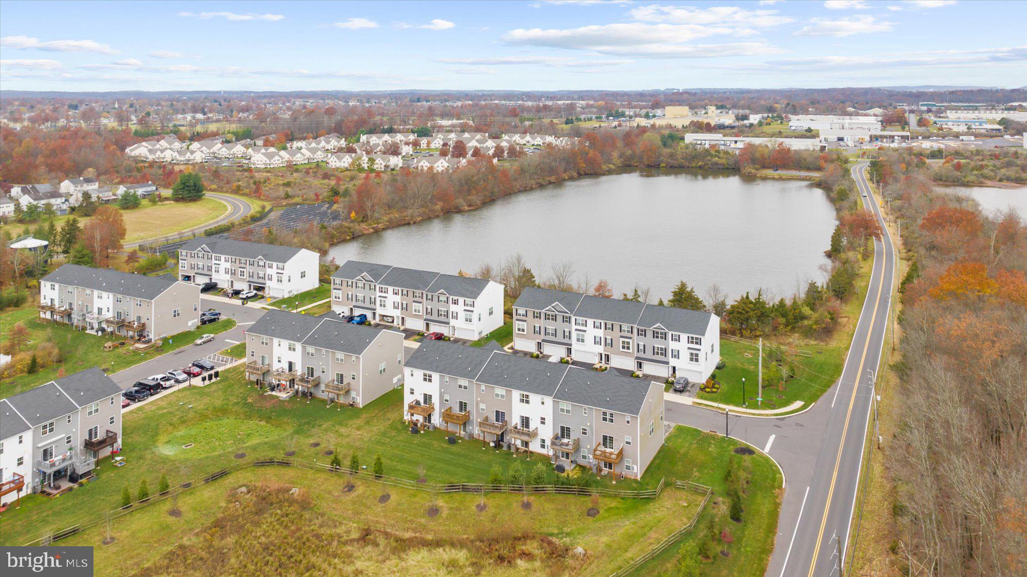 EDGEWATER - Residential