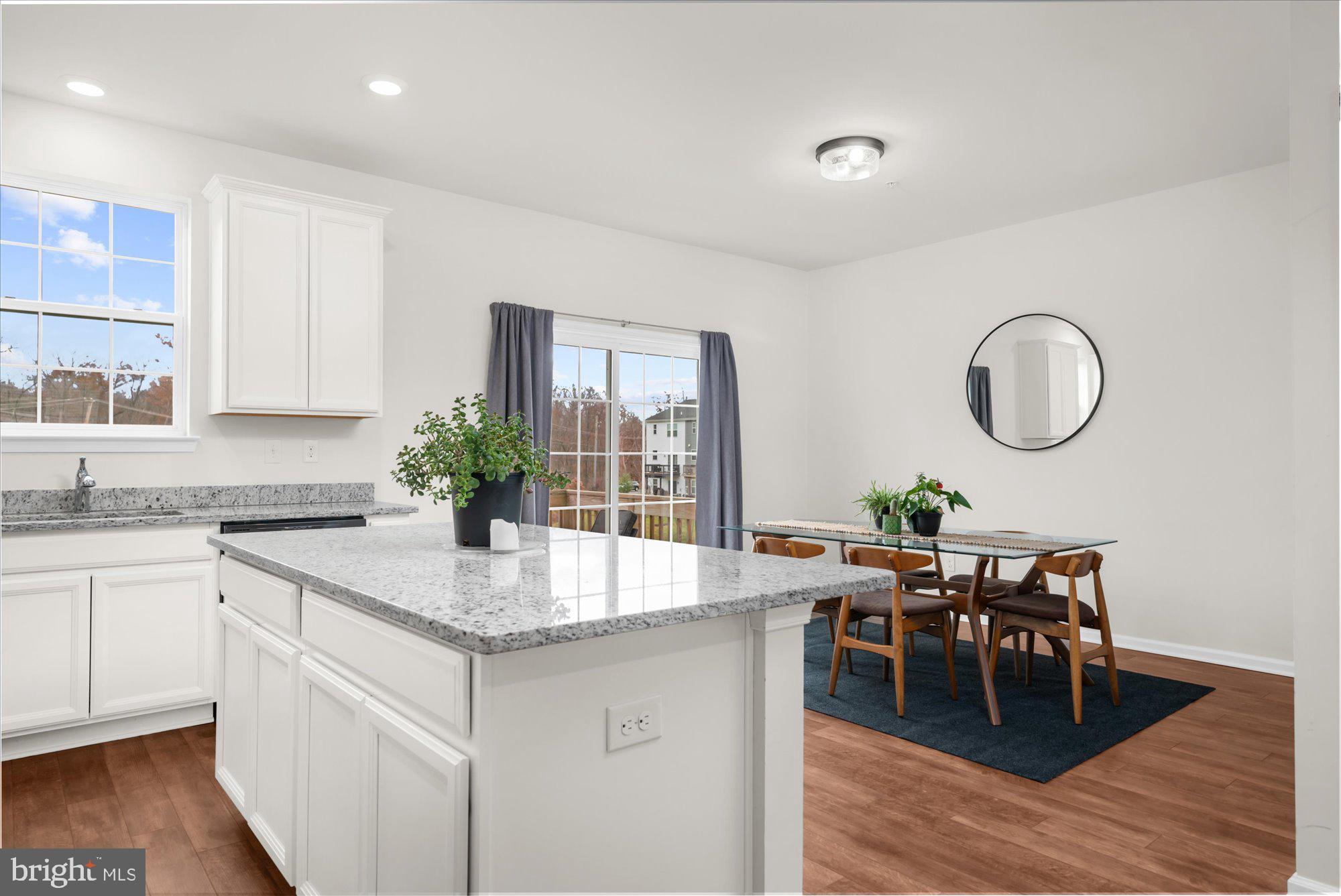 EDGEWATER - Residential