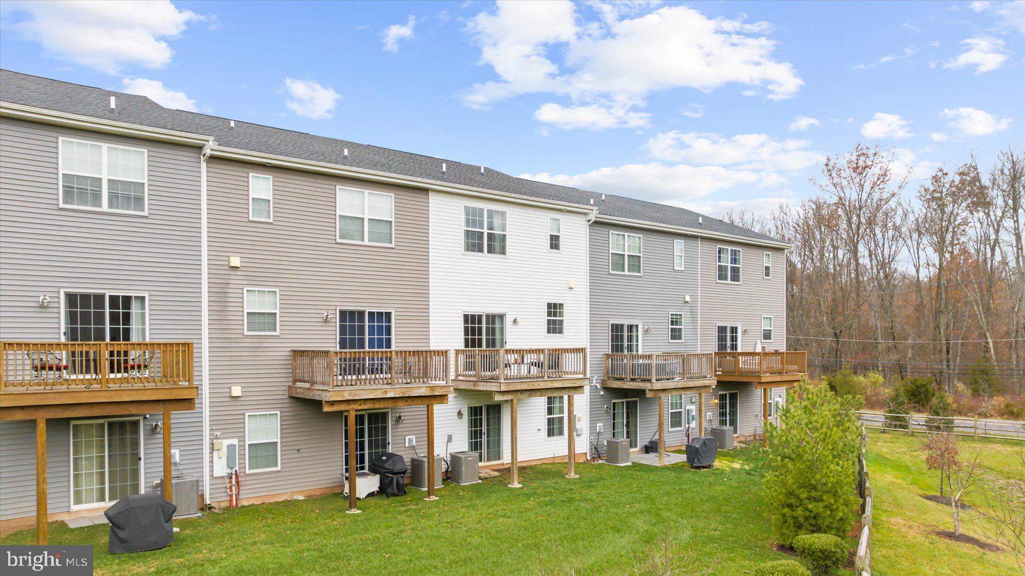 EDGEWATER - Residential