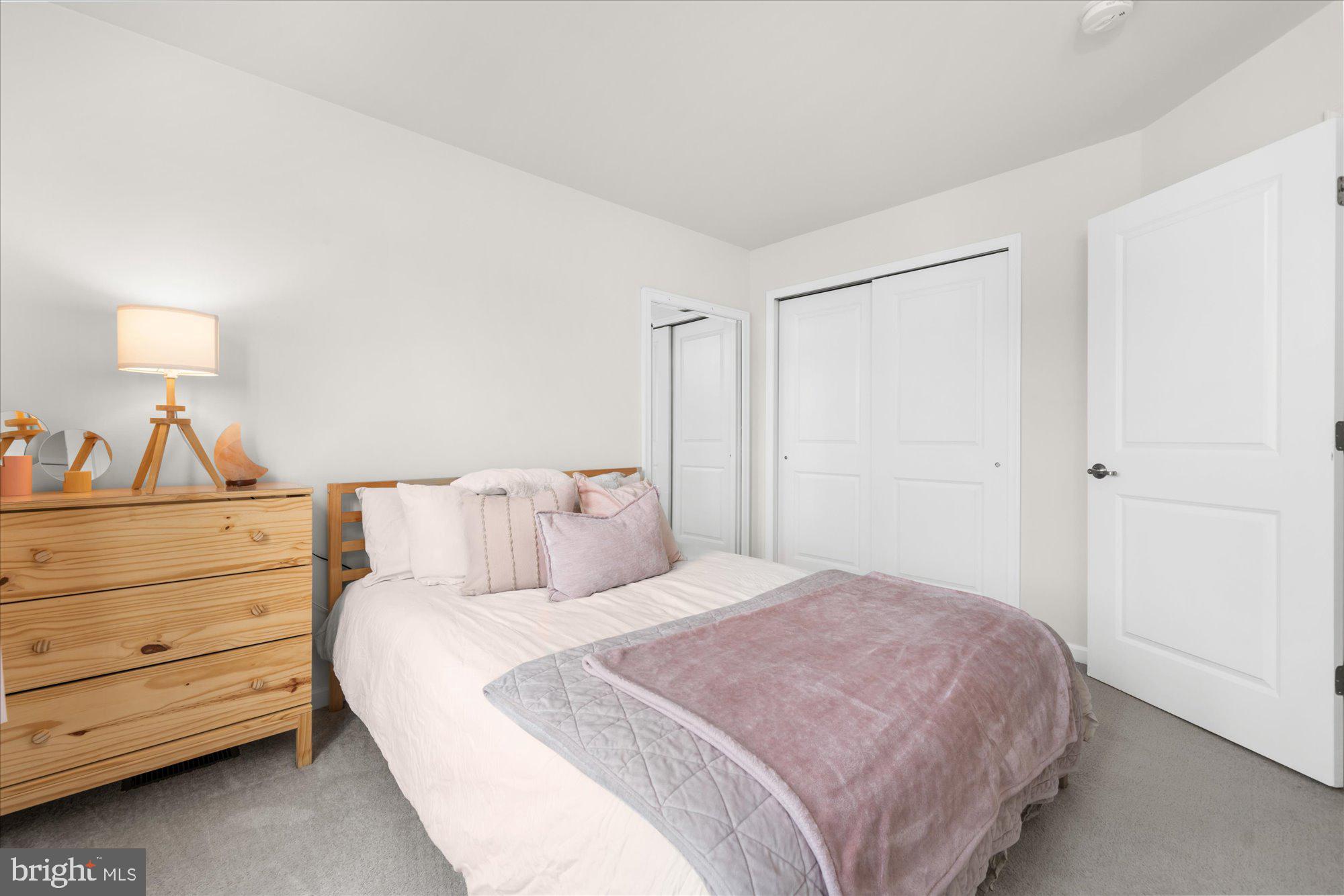 EDGEWATER - Residential