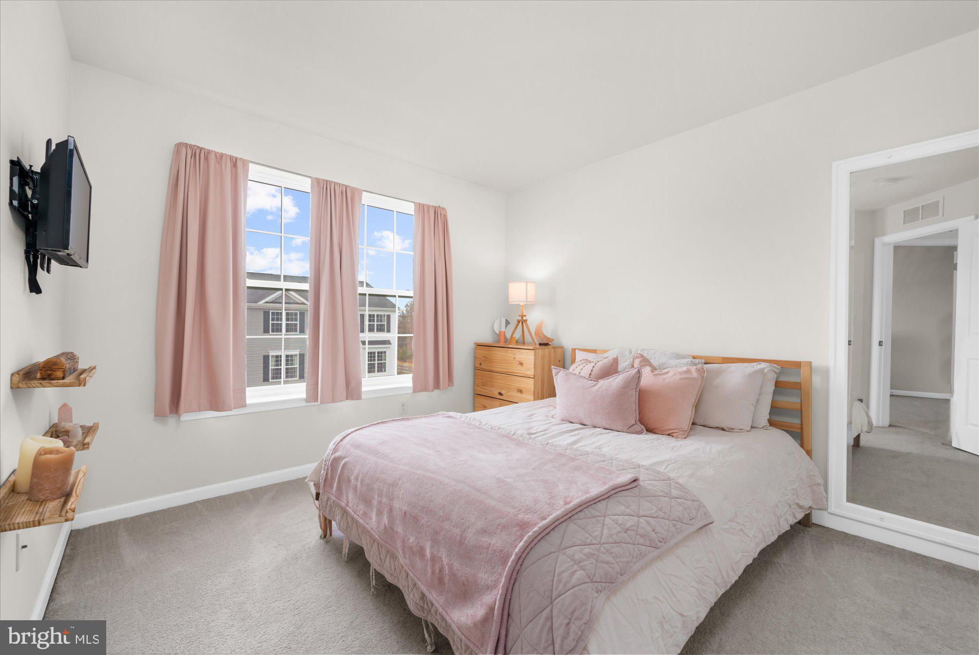 EDGEWATER - Residential