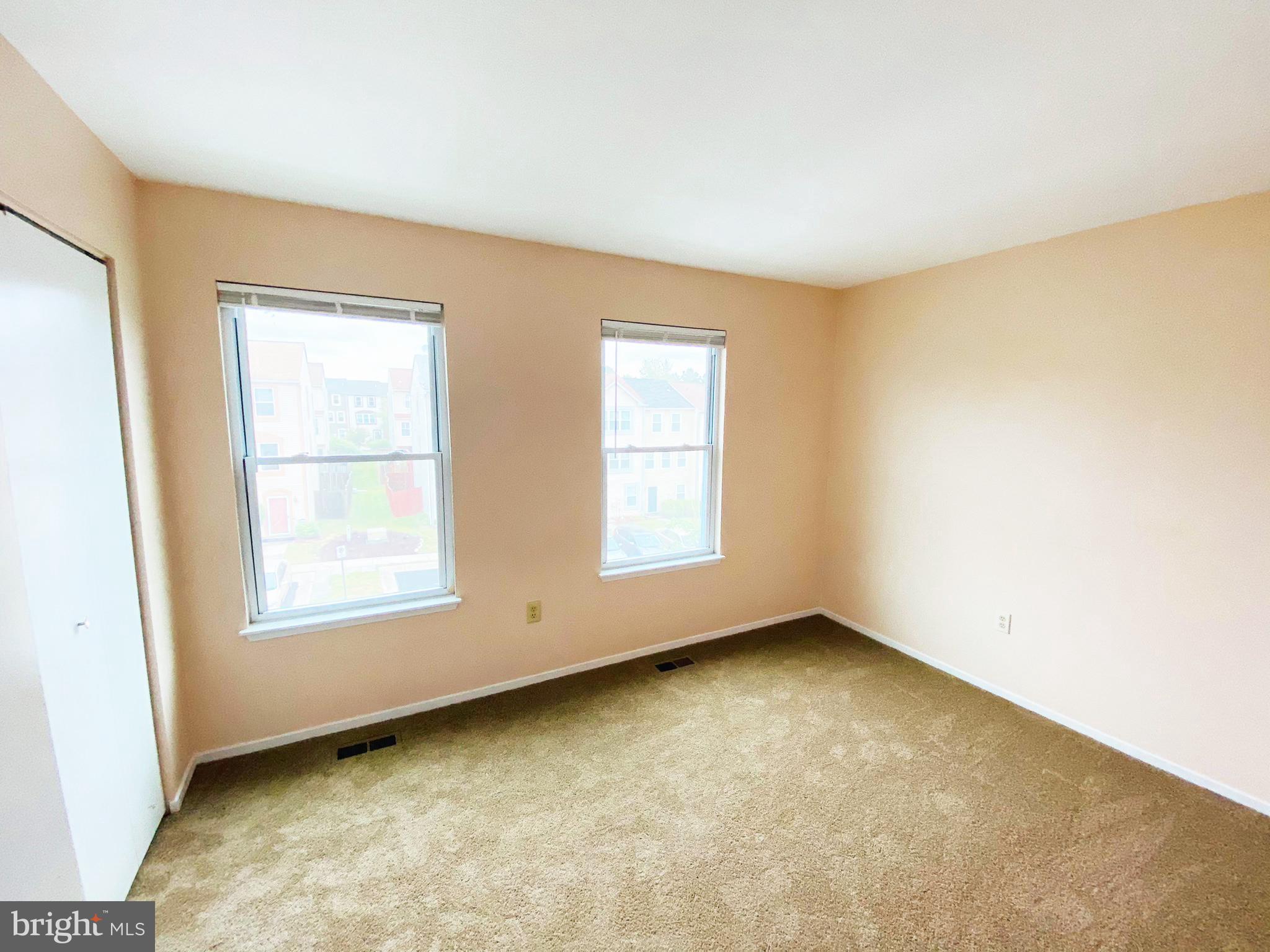 VALLEY STREAM ESTATES - Residential