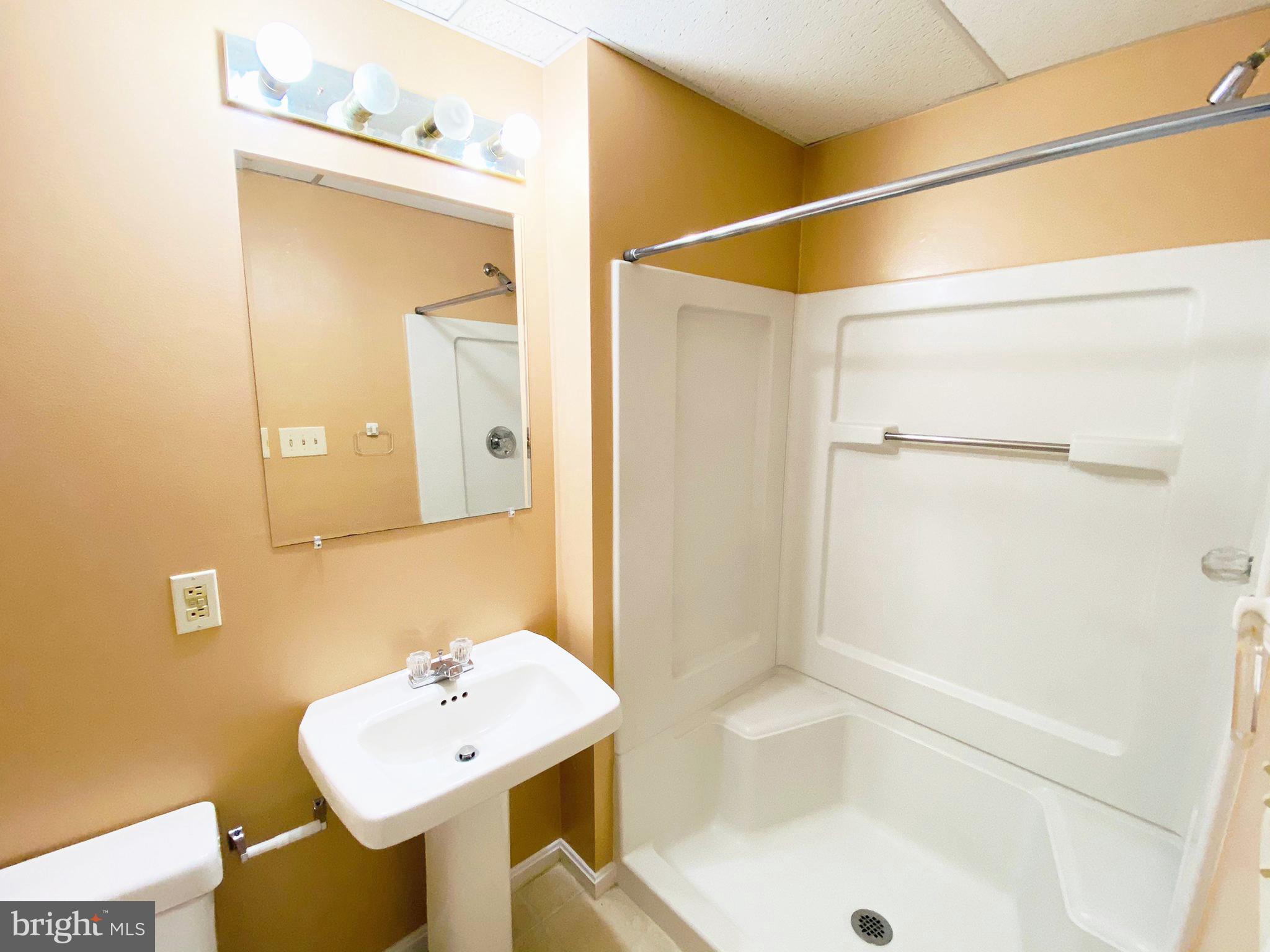 VALLEY STREAM ESTATES - Residential