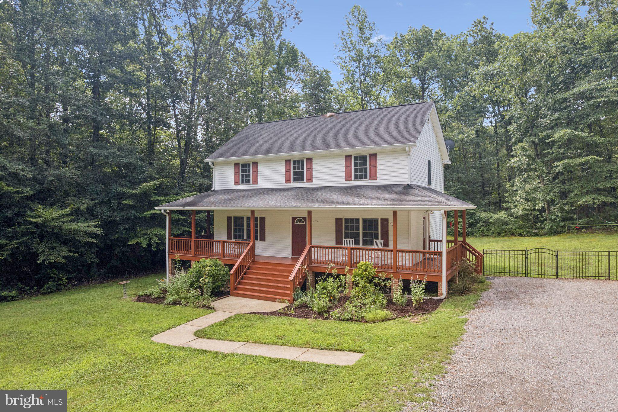 102 OAK KNOLL PLACE