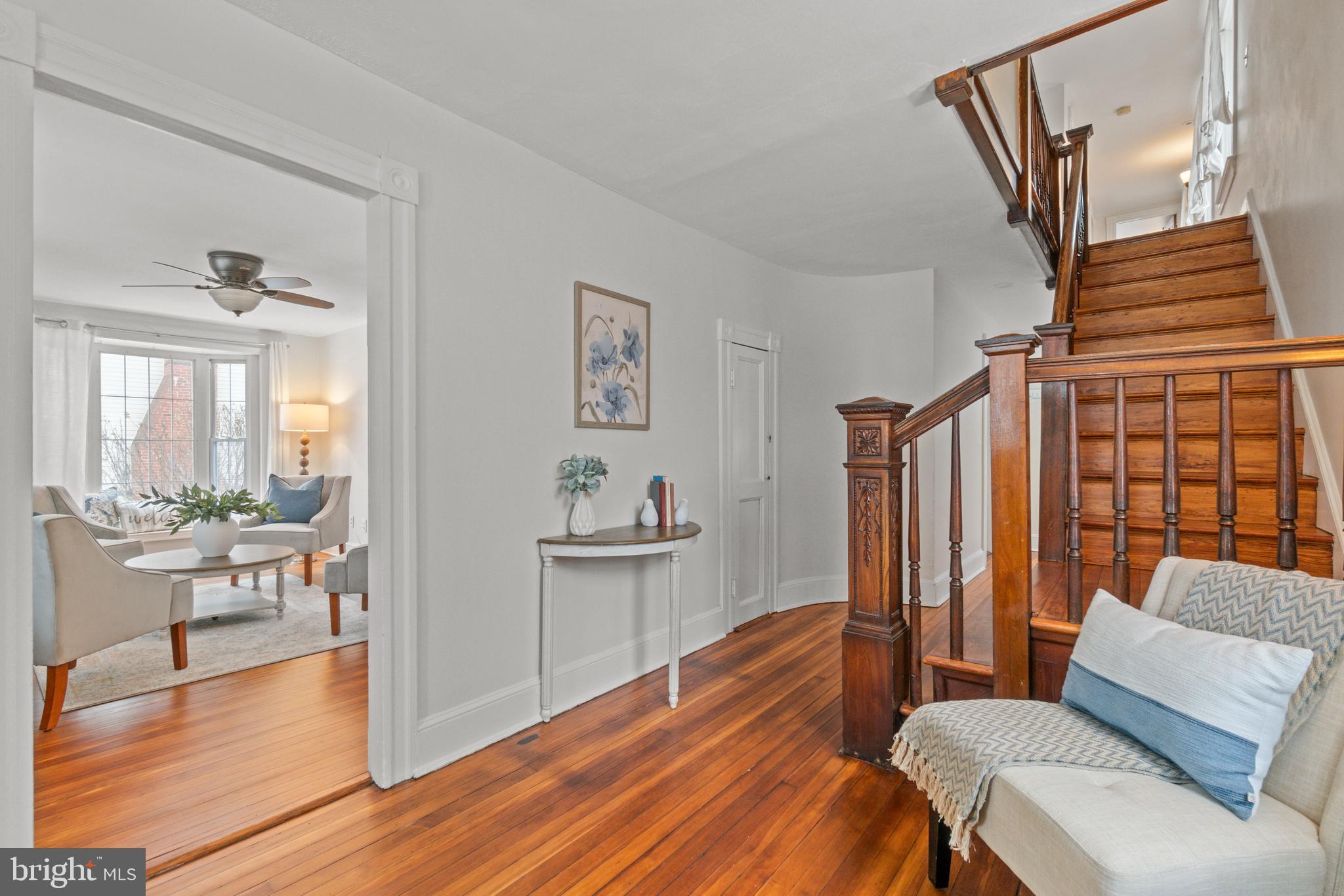 207 INGLESIDE AVENUE