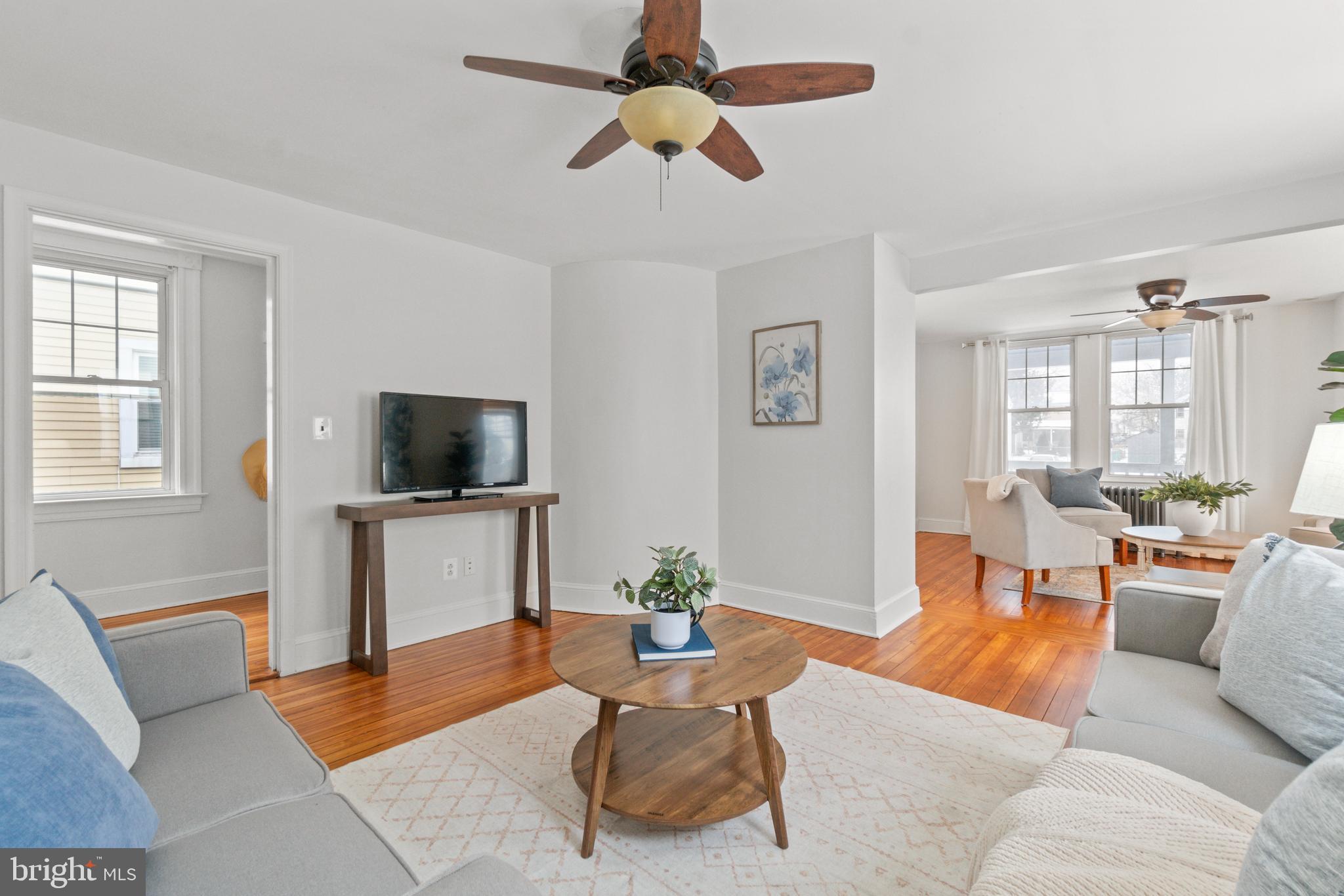 207 INGLESIDE AVENUE