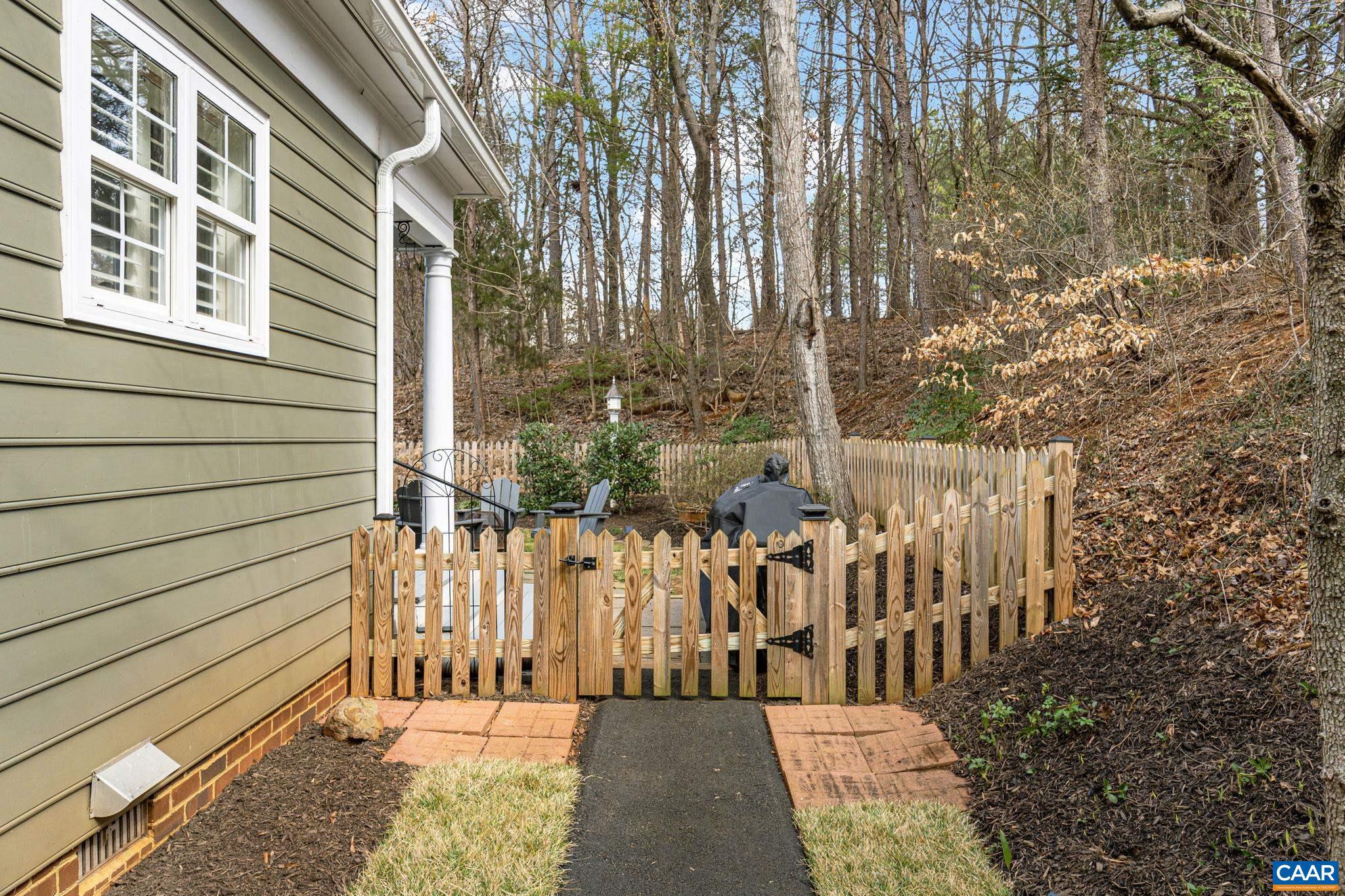 REDFIELDS - Residential