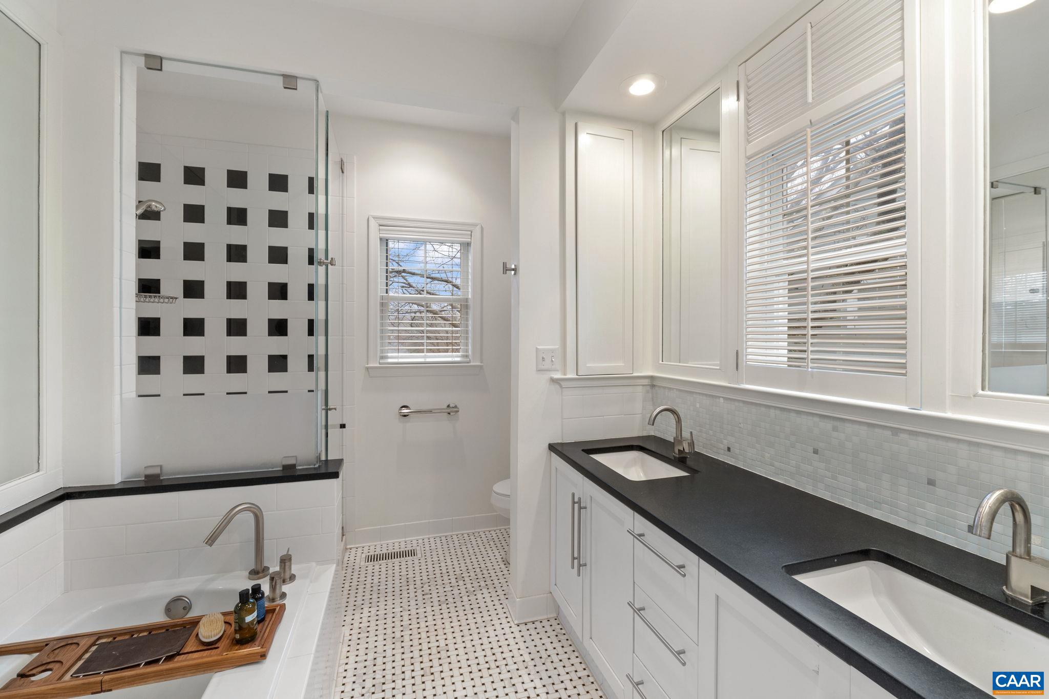 REDFIELDS - Residential