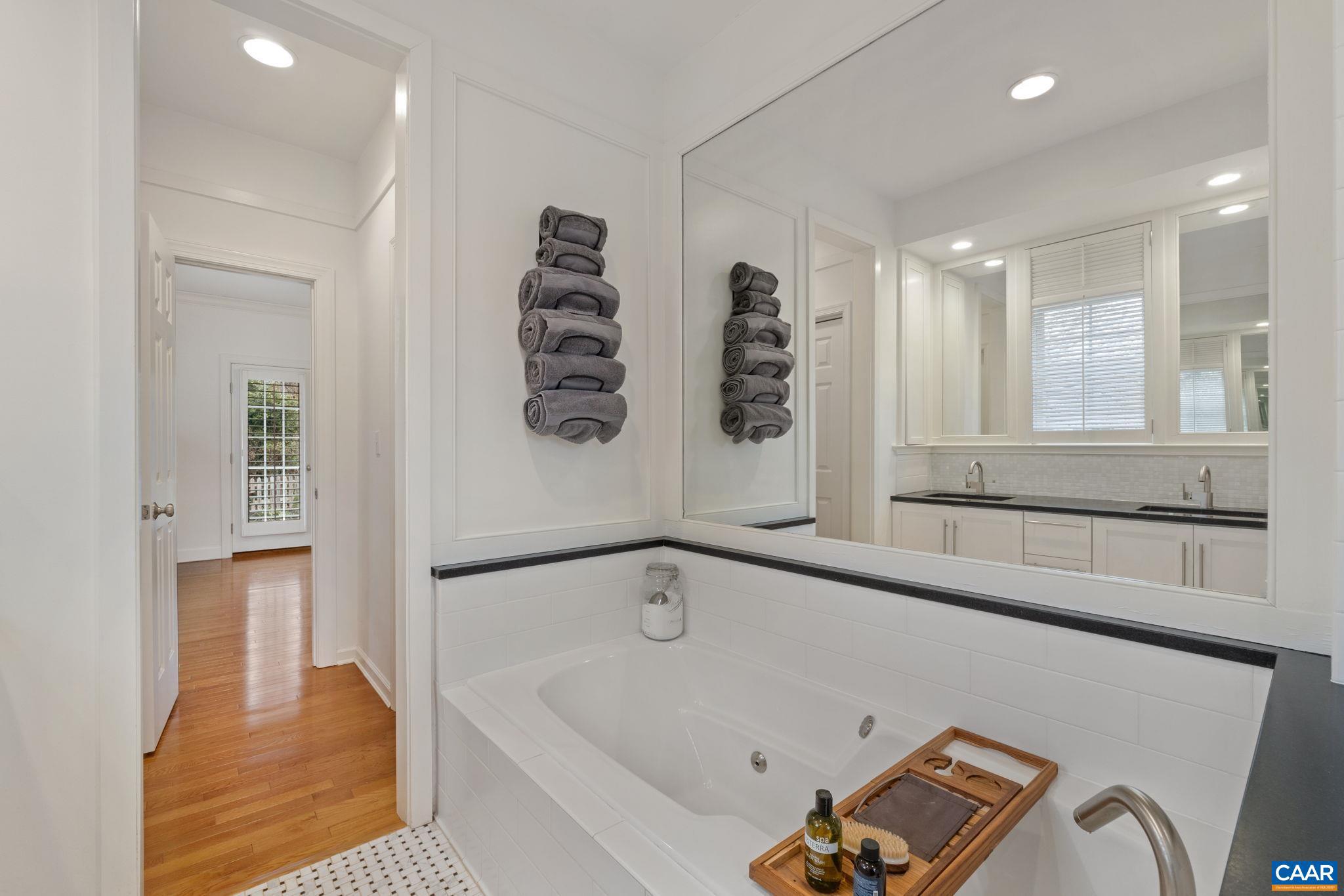 REDFIELDS - Residential