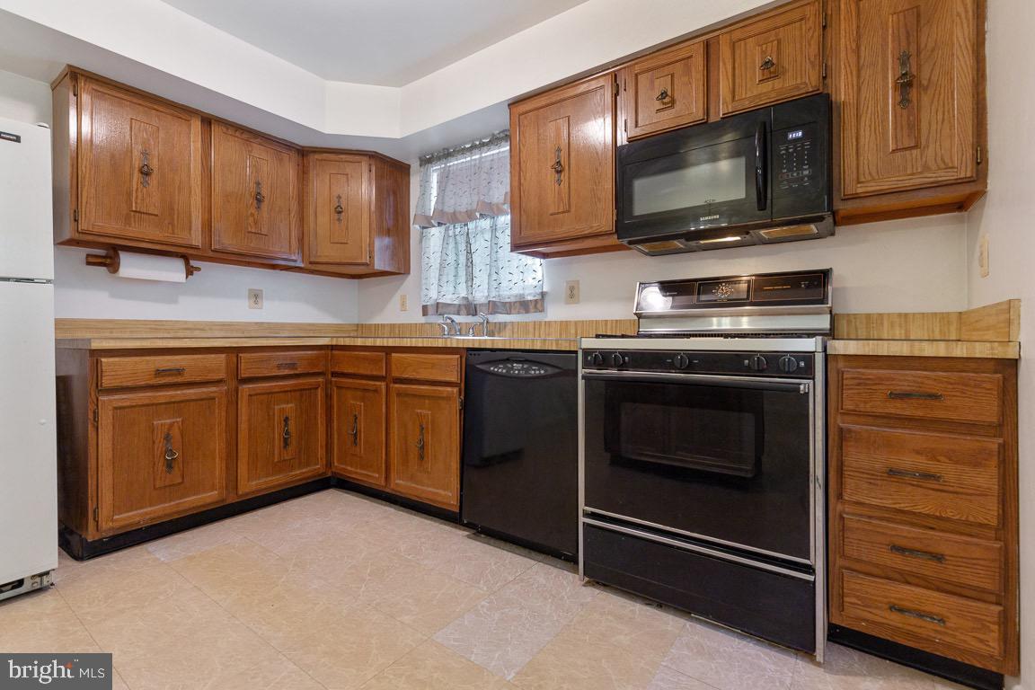 DALE CITY - Residential Lease