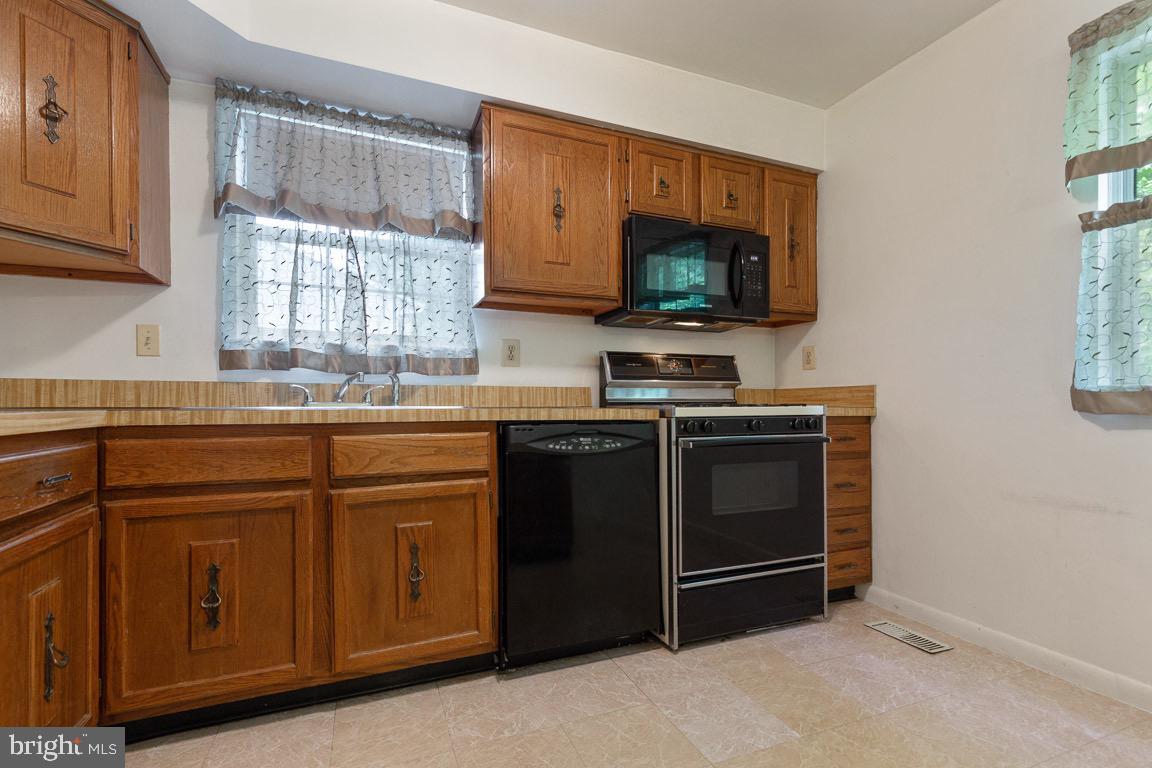 DALE CITY - Residential Lease