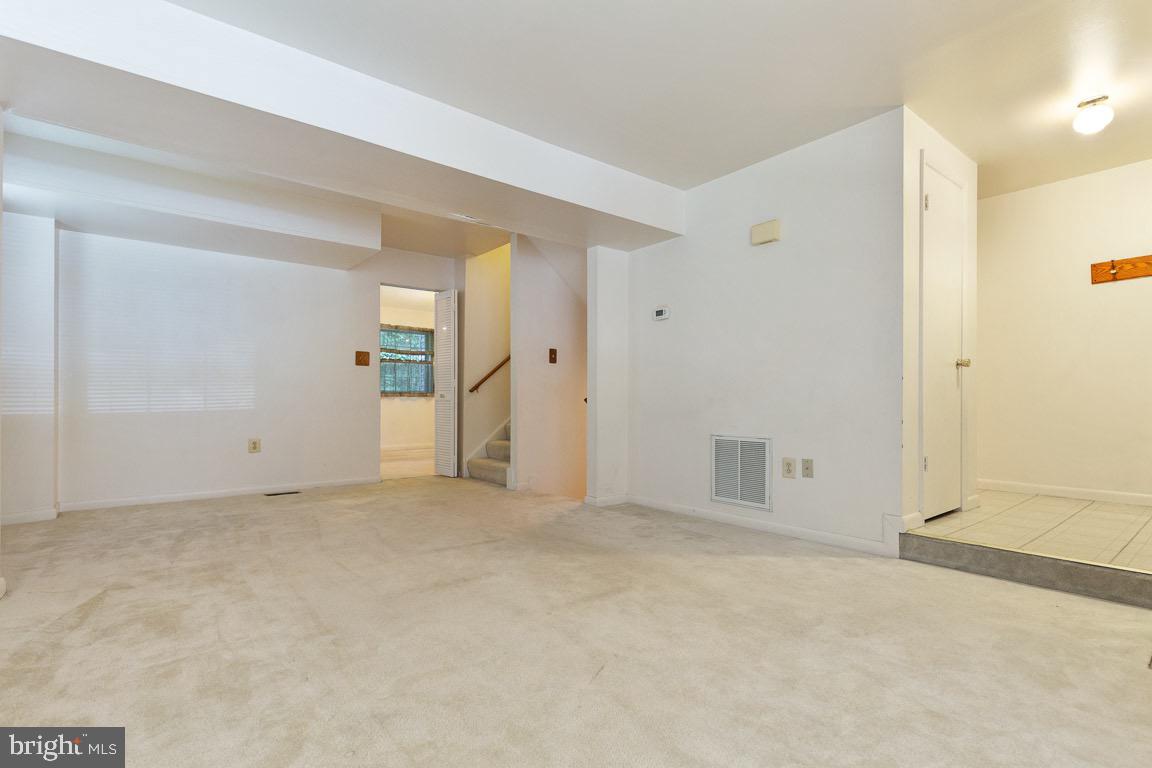 DALE CITY - Residential Lease