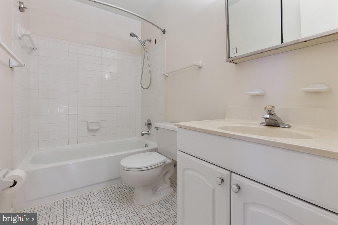 DALE CITY - Residential Lease