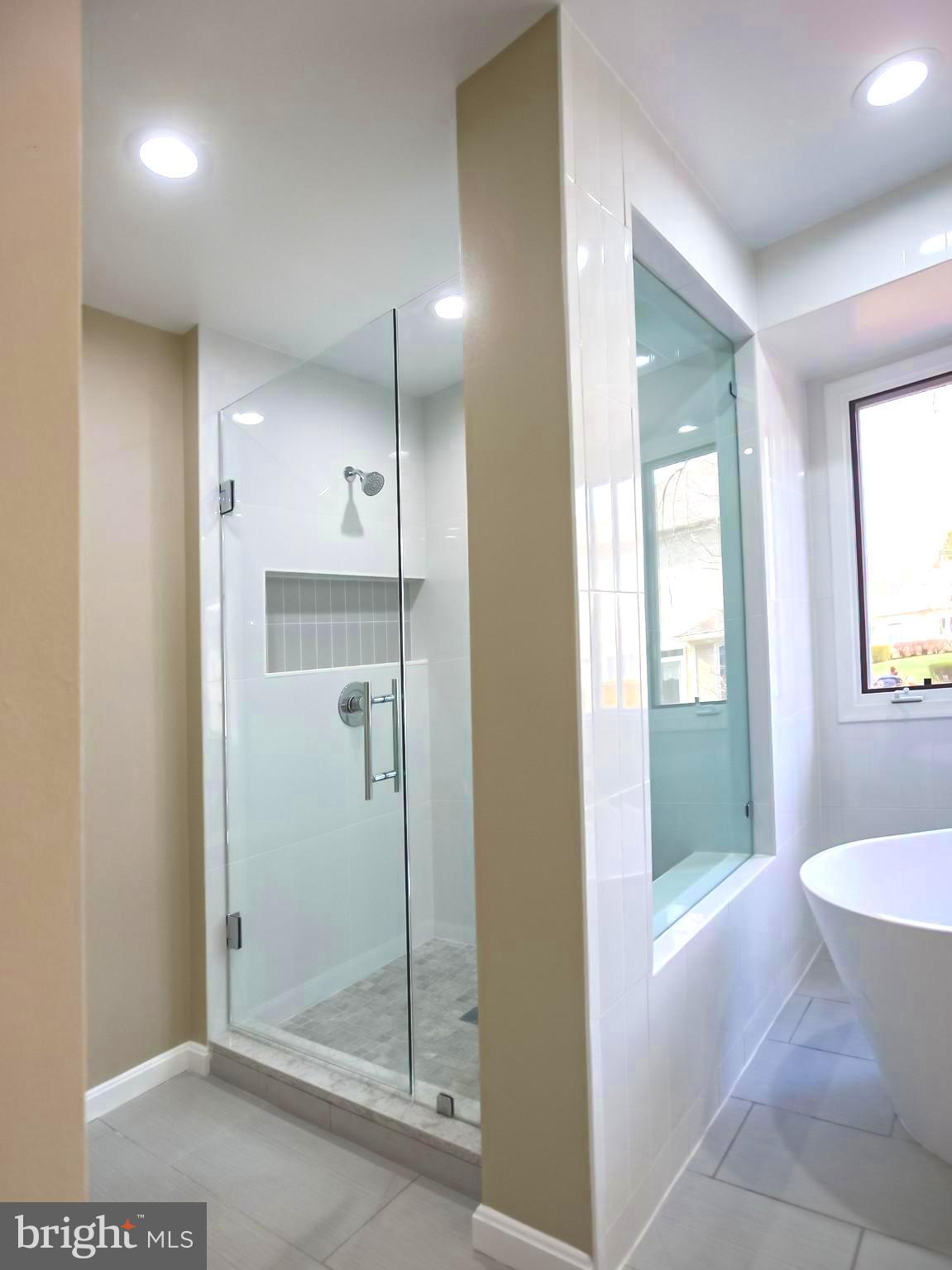 LOWES ISLAND/CASCADES - Residential