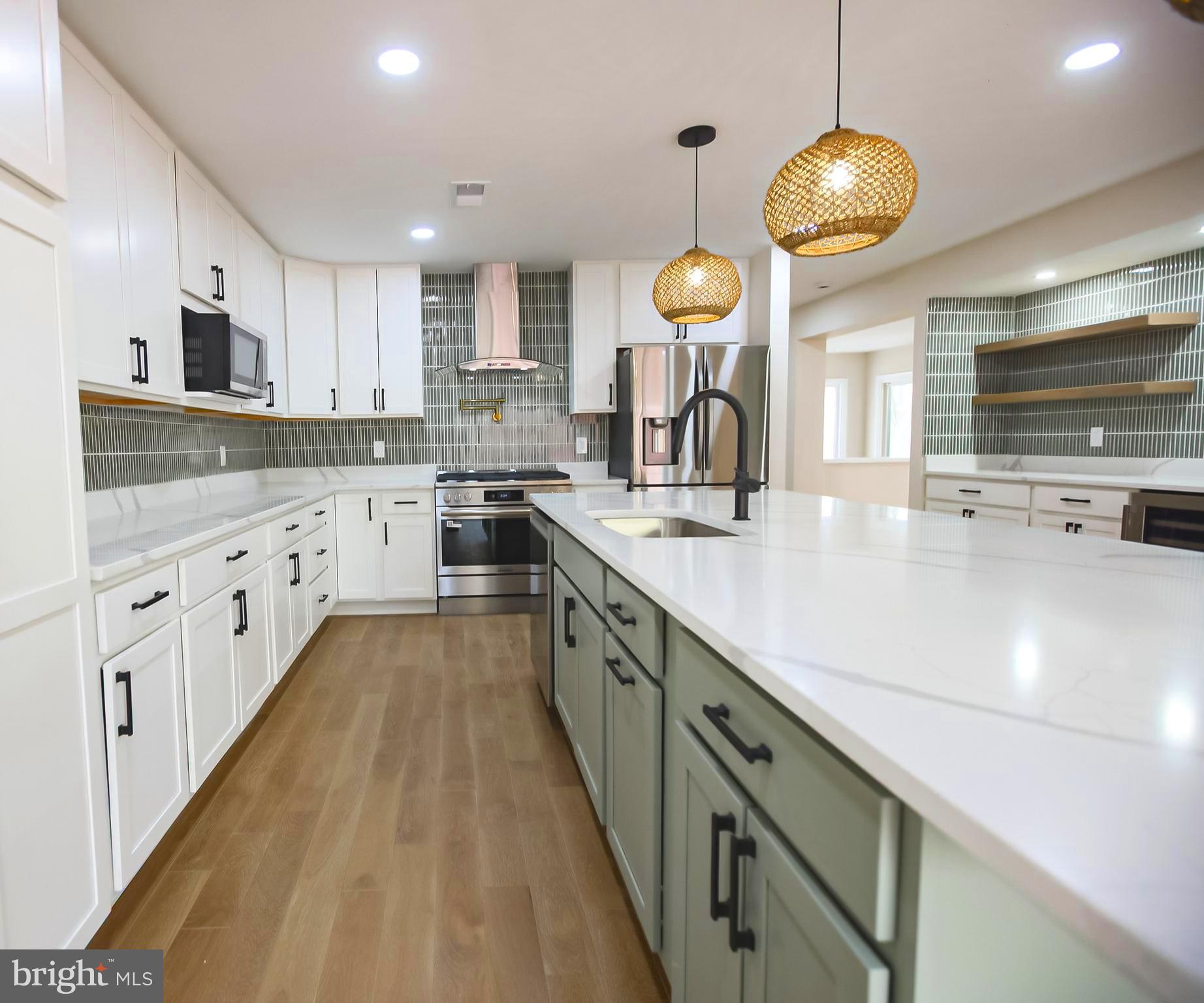 LOWES ISLAND/CASCADES - Residential