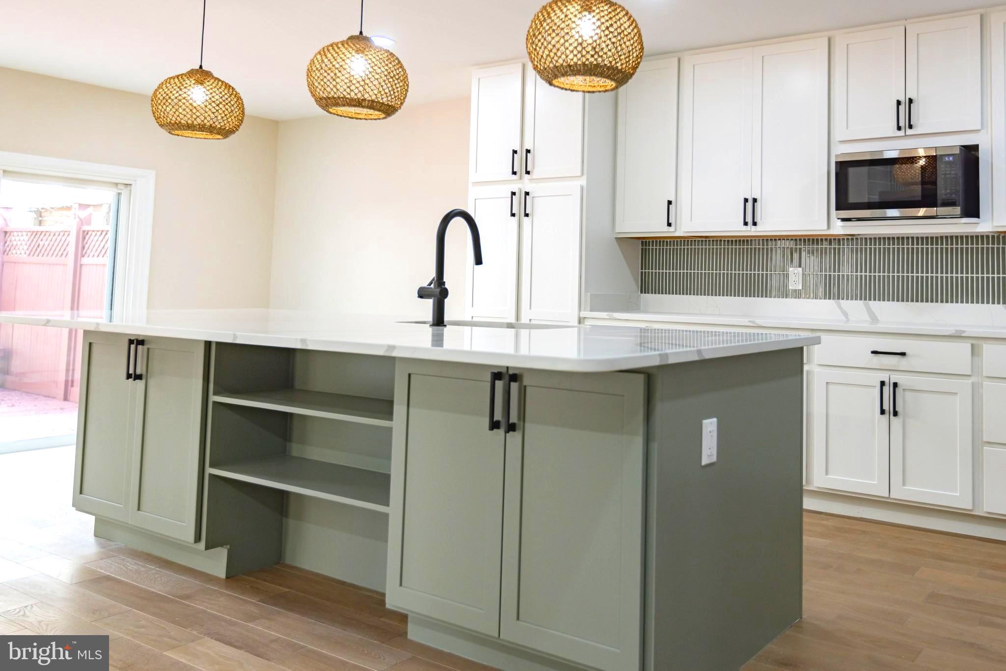 LOWES ISLAND/CASCADES - Residential