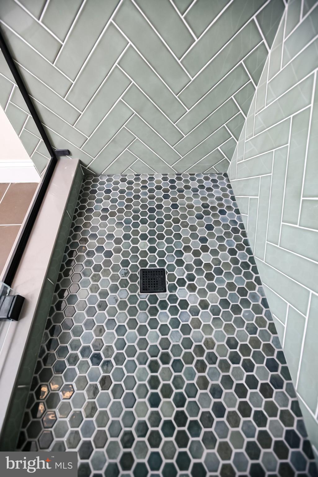 LOWES ISLAND/CASCADES - Residential