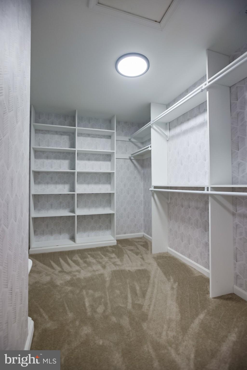 LOWES ISLAND/CASCADES - Residential