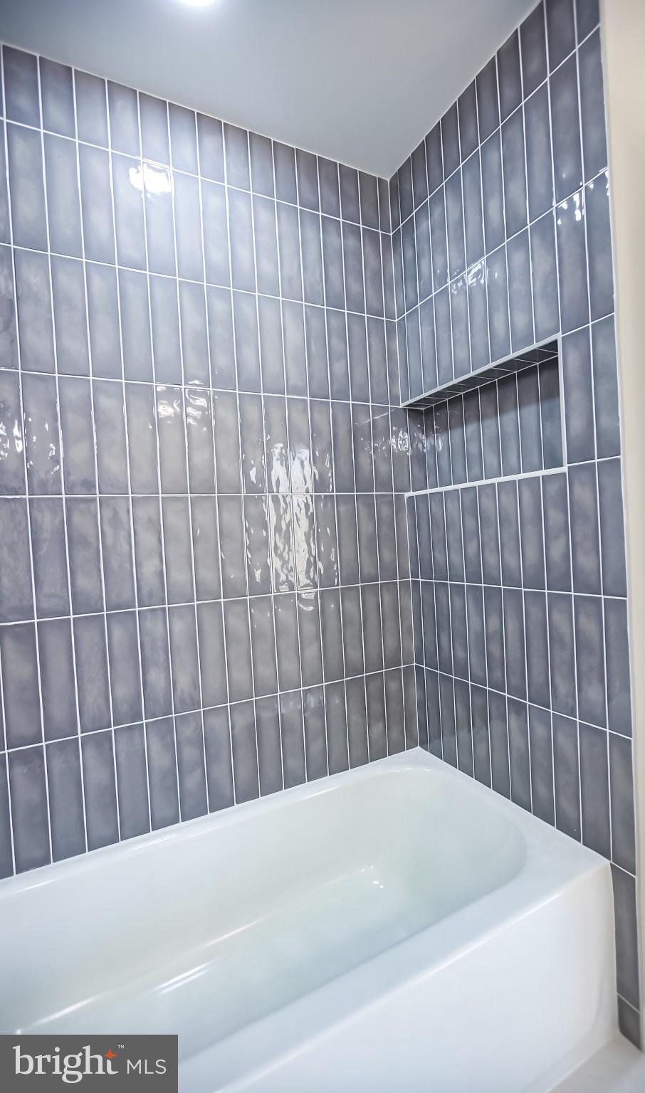 LOWES ISLAND/CASCADES - Residential