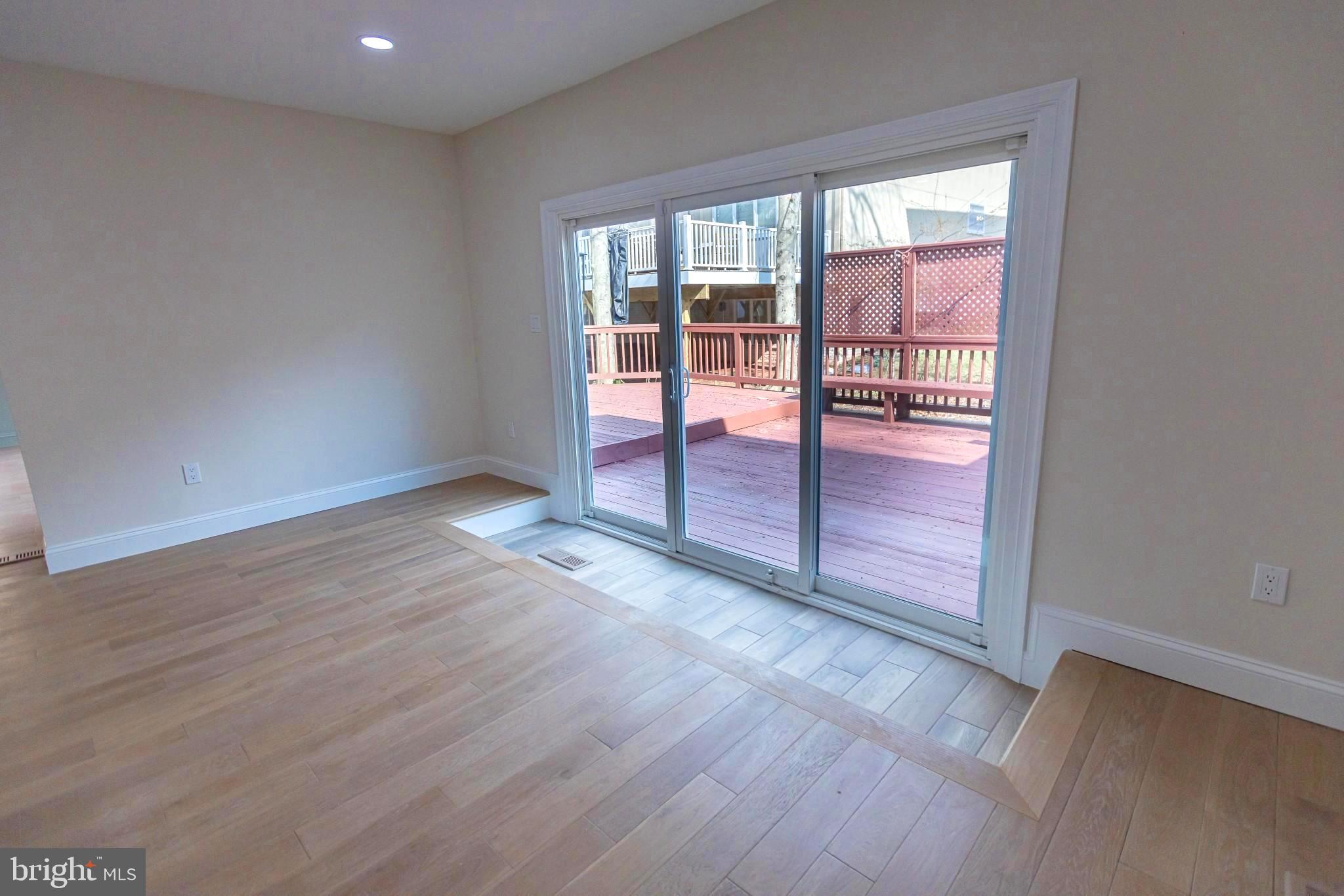 LOWES ISLAND/CASCADES - Residential