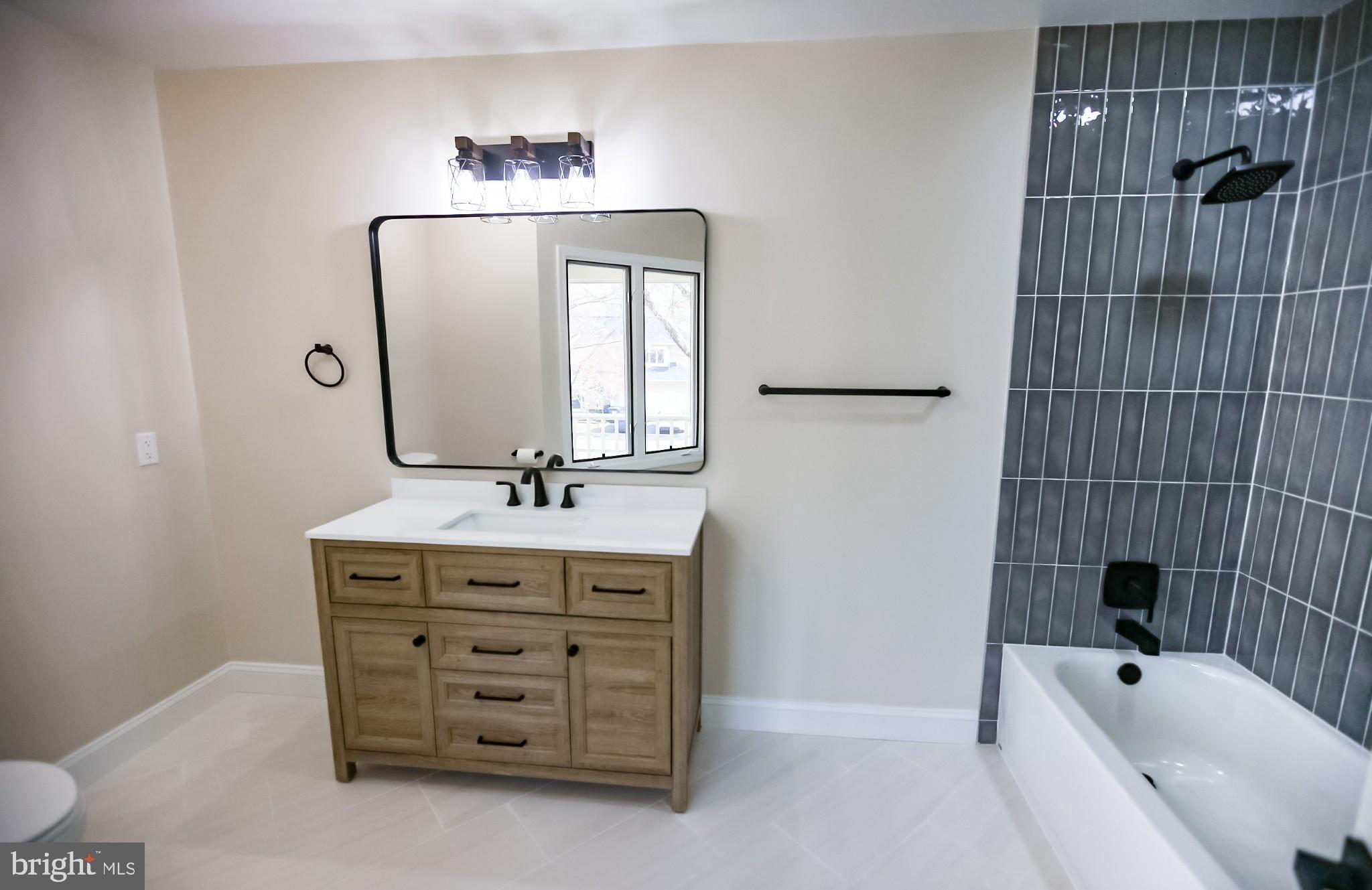 LOWES ISLAND/CASCADES - Residential