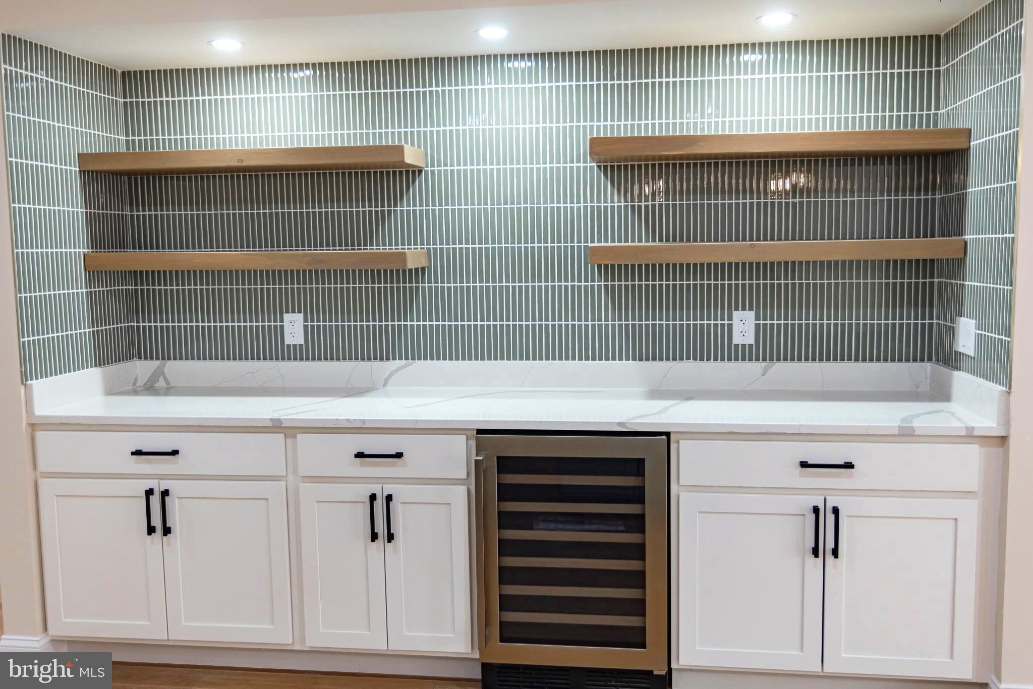 LOWES ISLAND/CASCADES - Residential