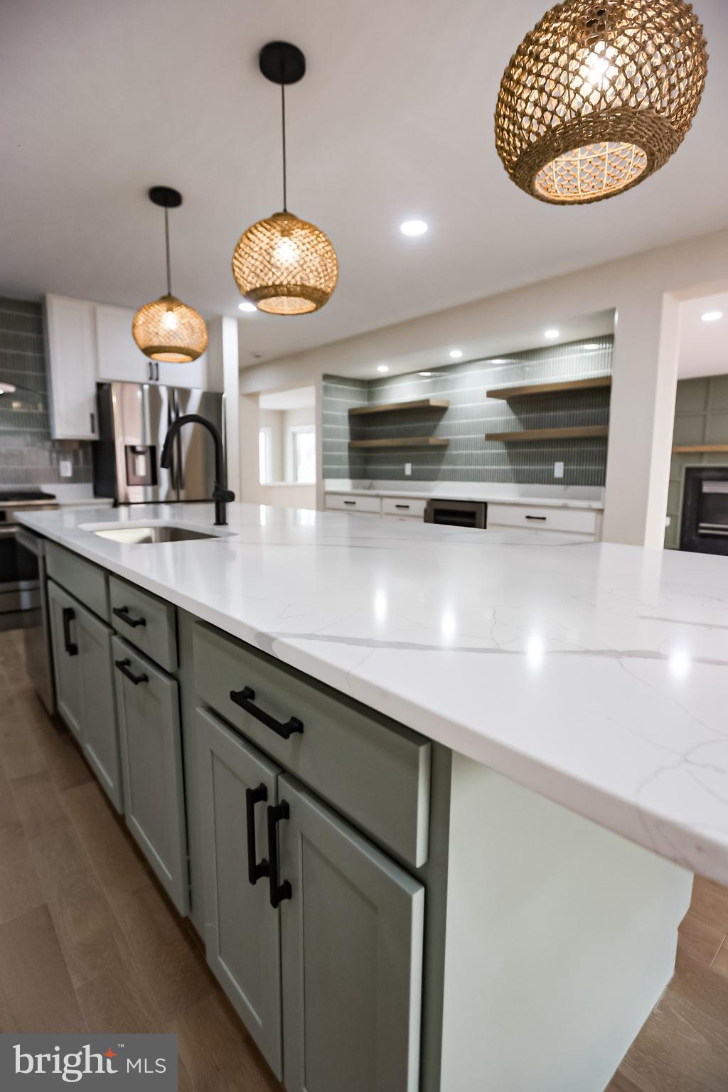 LOWES ISLAND/CASCADES - Residential