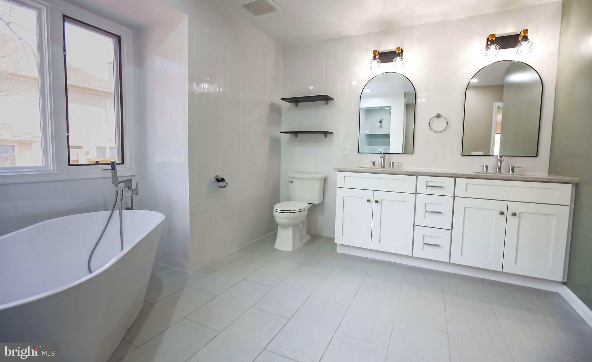 LOWES ISLAND/CASCADES - Residential