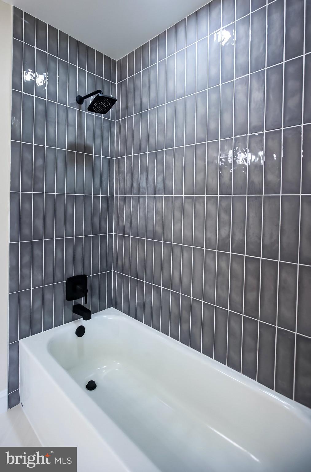 LOWES ISLAND/CASCADES - Residential