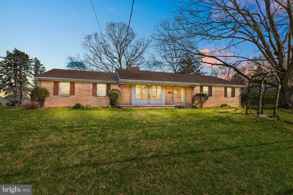 Photo of 2566 Golden Drive, EAST PETERSBURG, PA 17520 (MLS # PALA2085782)