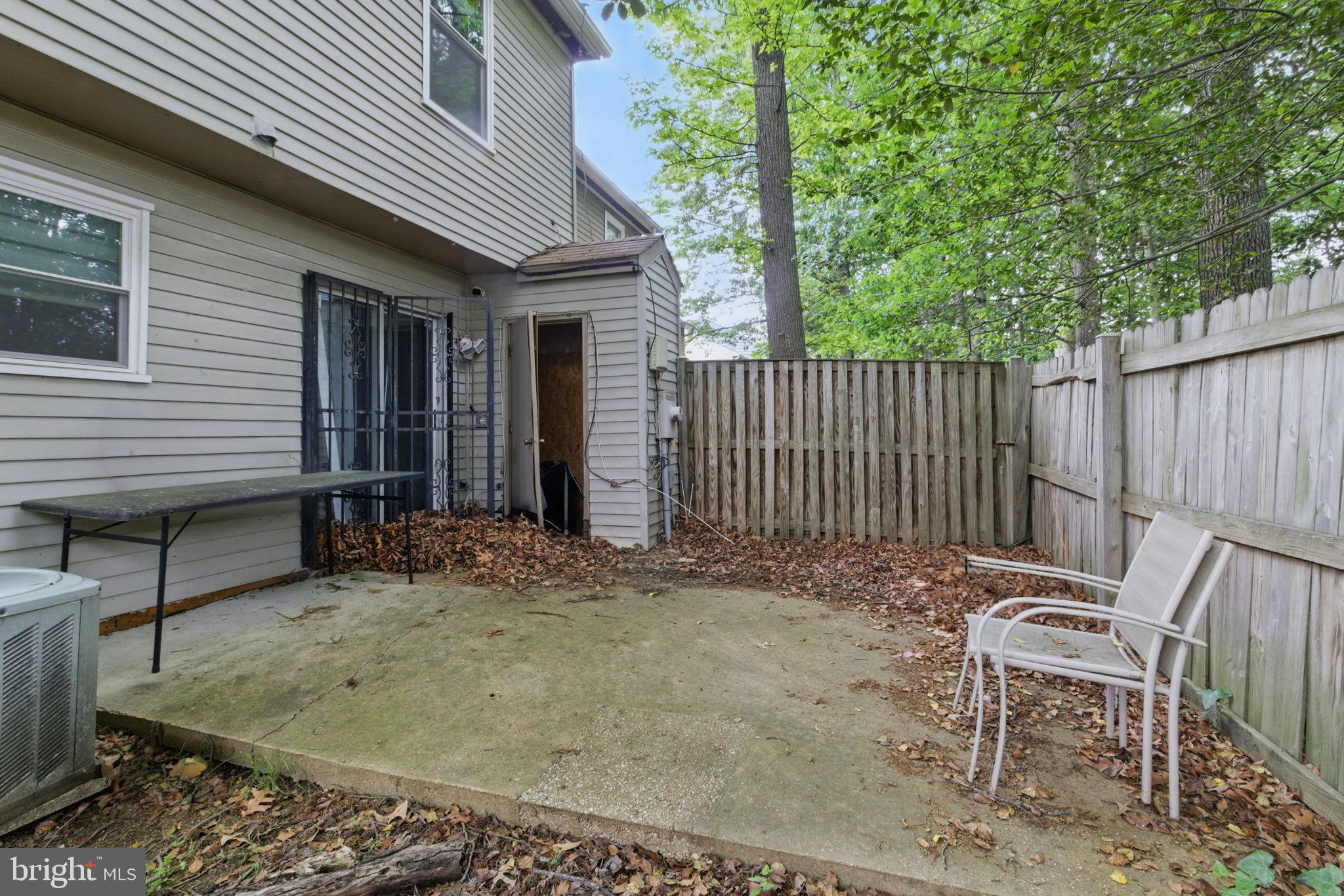 COLONY SQUARE - Residential