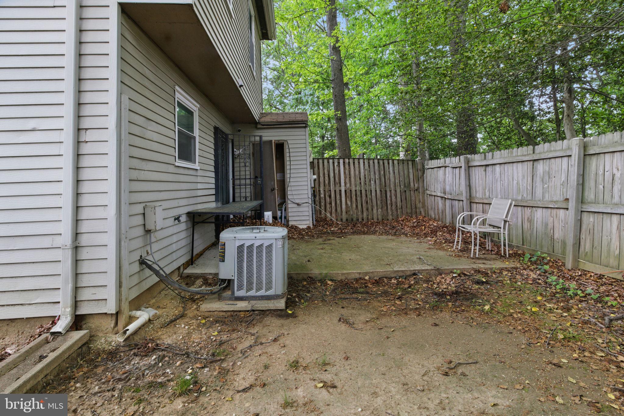 COLONY SQUARE - Residential