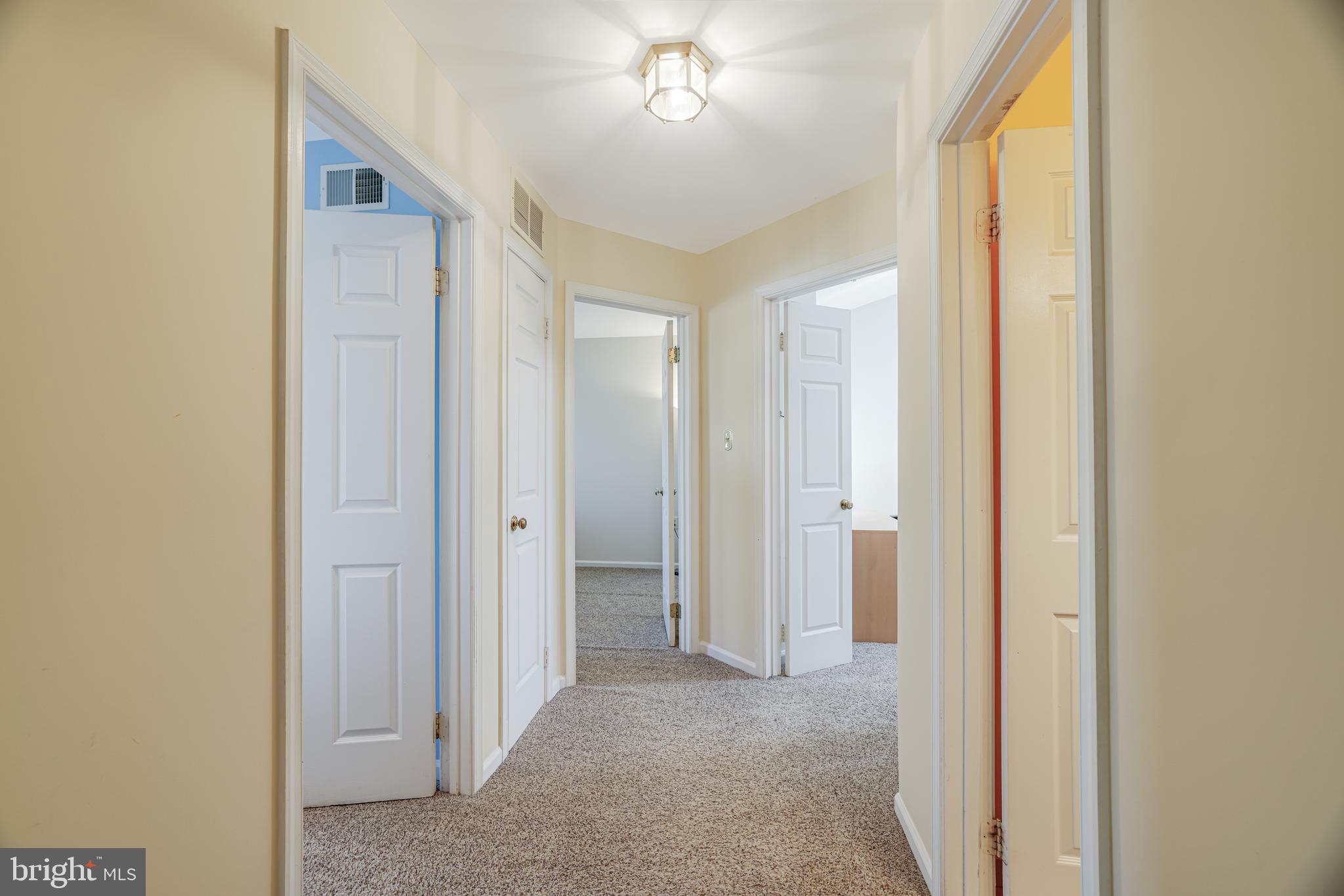 CHANTILLY HIGHLANDS - Residential