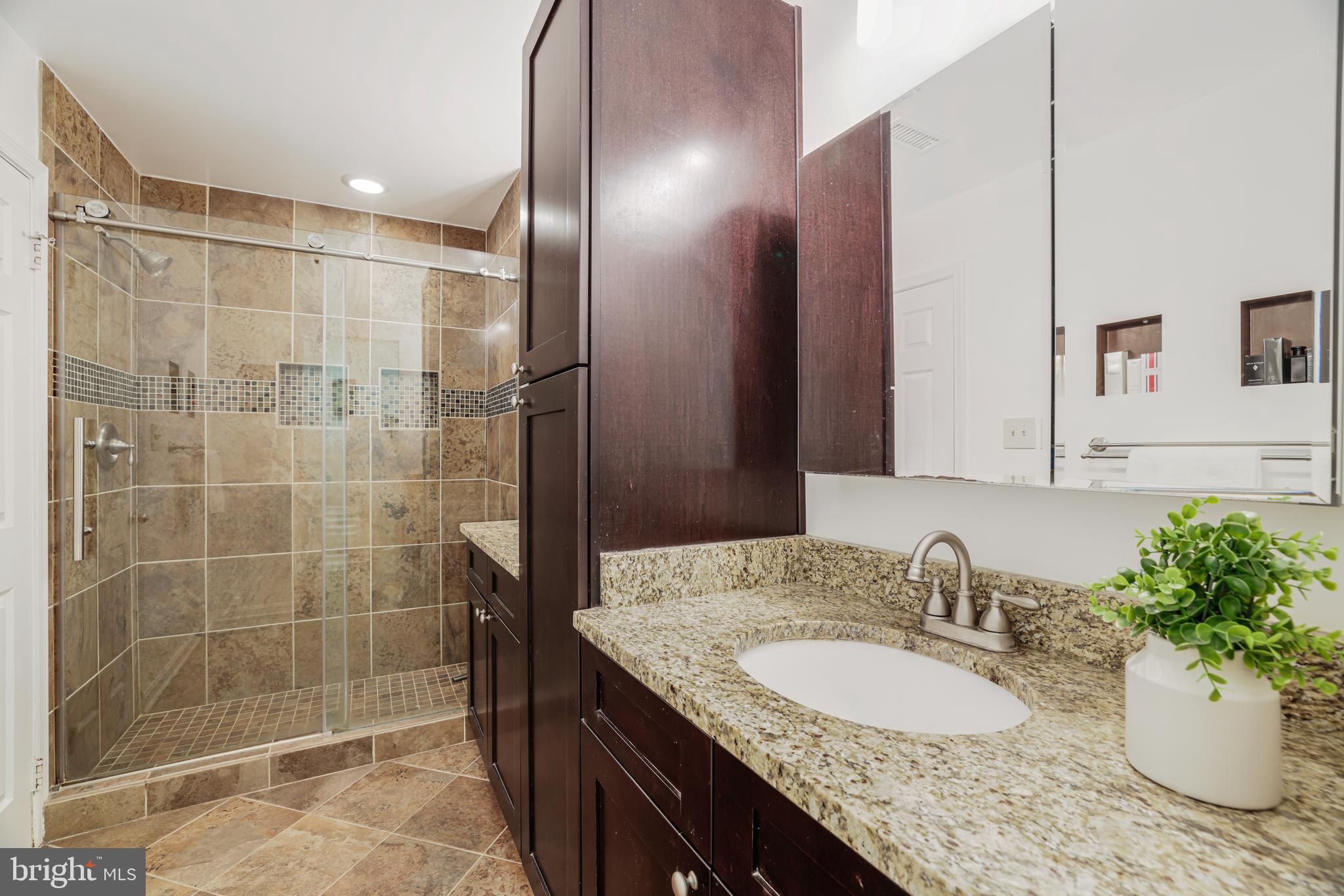 CHANTILLY HIGHLANDS - Residential