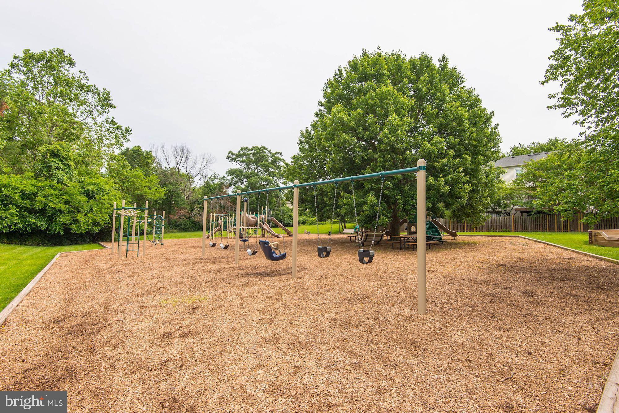 CHANTILLY HIGHLANDS - Residential