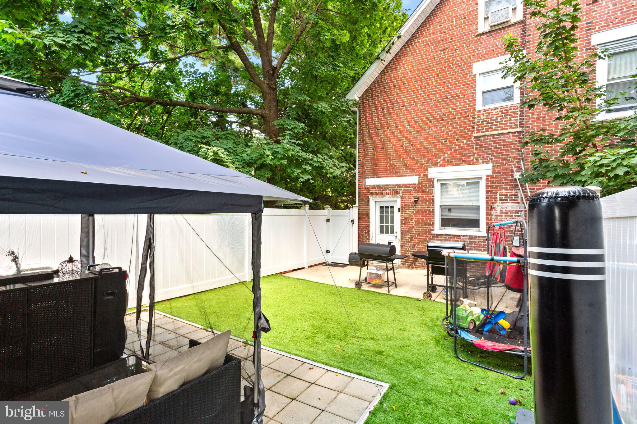 68 N SPRINGFIELD ROAD