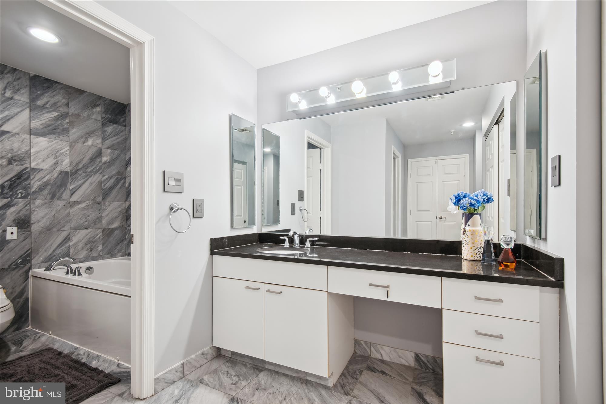 TUSCANY-CANTERBURY - Residential