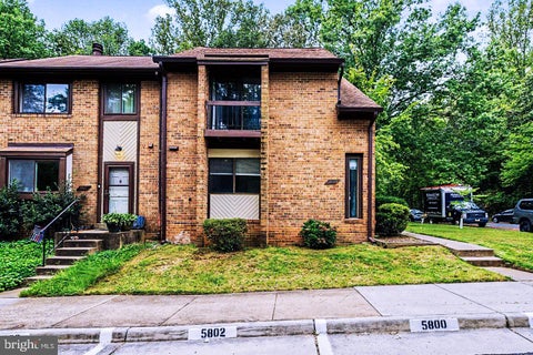 Townhouse For Sale - 5800 Jacksons Oak Court<br/> BURKE, VA 22015