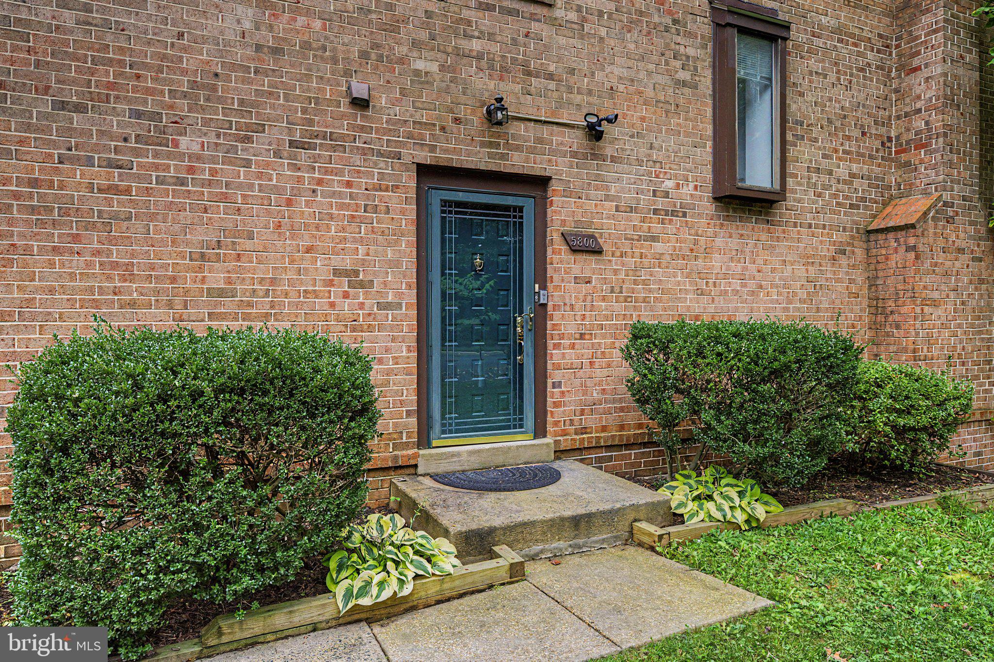 5800 JACKSONS OAK COURT