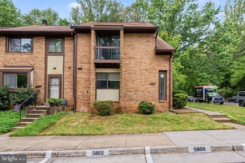Townhouse For Sale - 5800 Jacksons Oak Court<br/> BURKE, VA 22015