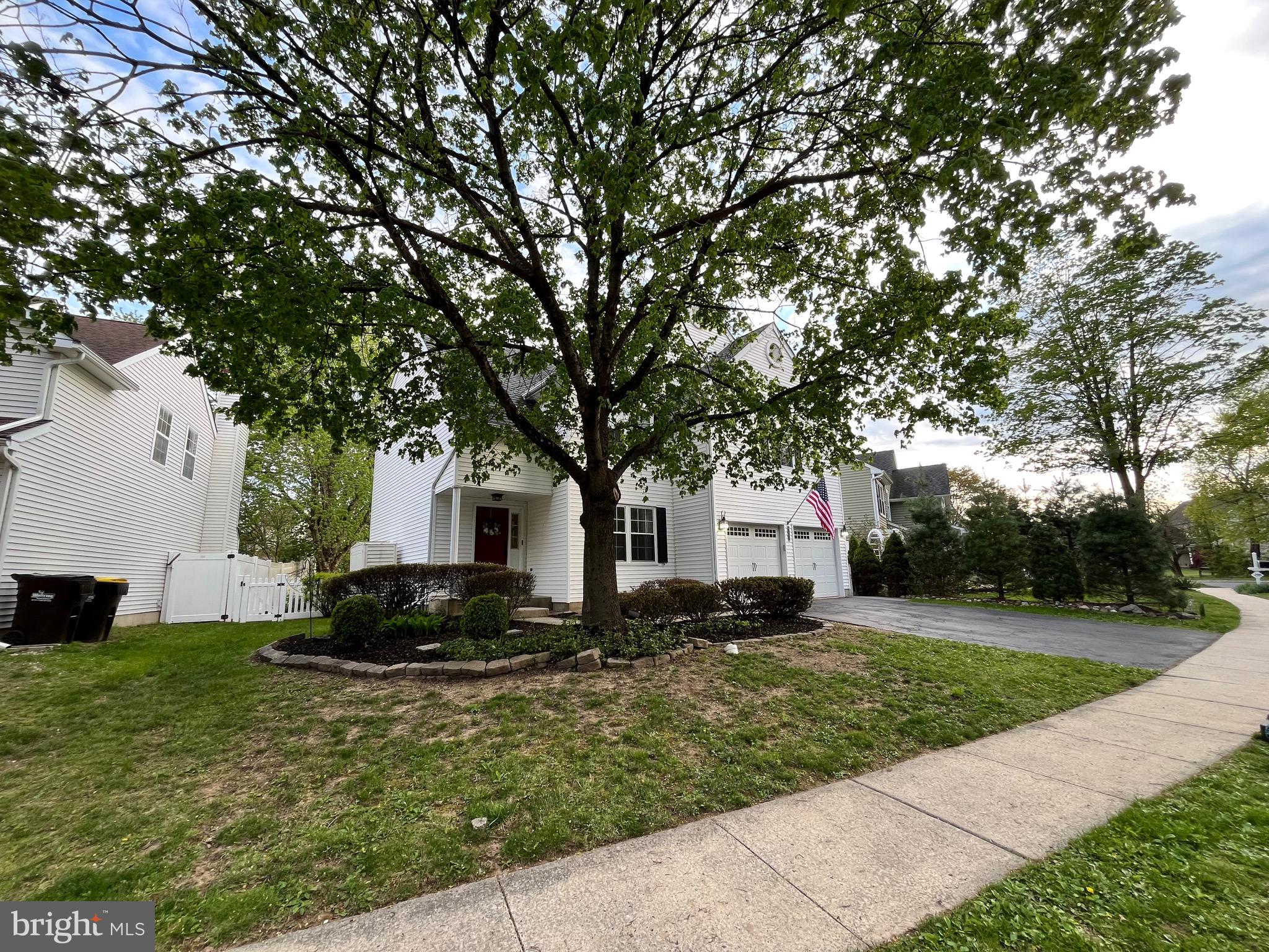 BUCKINGHAM SQ - Residential