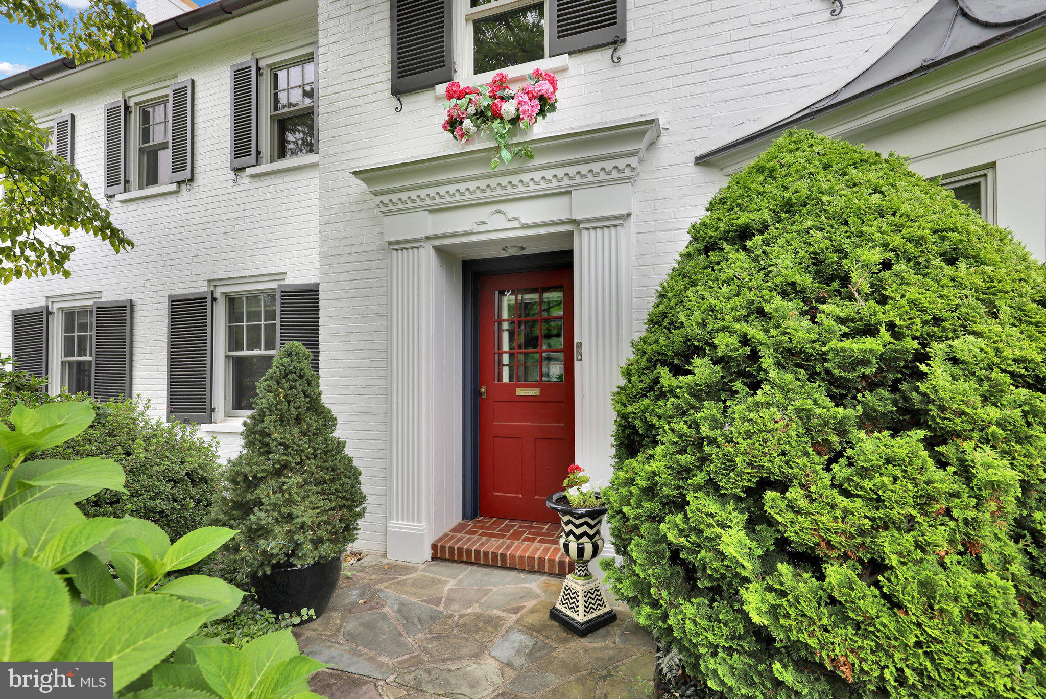 1323 QUARRY LANE