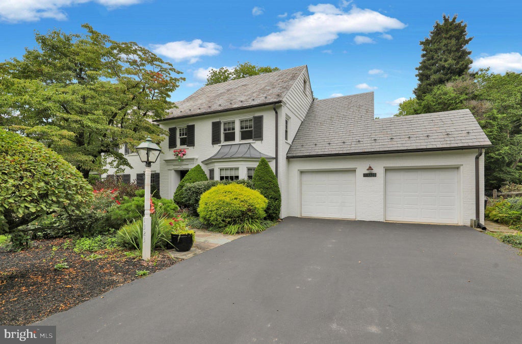 Photo of 1323 Quarry Lane, LANCASTER, PA 17603 (MLS # PALA2092976)