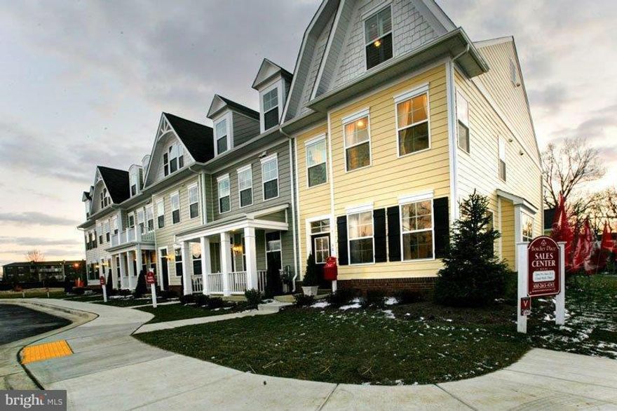 GREAT EASTPORT LOCATION,1/4 MILE FROM SPA CREEK,1 MILE FROM EASTPORT BRIDGE.-GREAT NEW TOWNHOME BY BASHEER AND EDGEMOORE INCLUDING HARDIPLANK EXTERIOR-HARDWOOD MAIN FLOOR AND GRANITE COUNTER TOPS WITH 3 BEDROOMS- 3.5 BATHS - ROOFTOP DECK-.READY FOR MOVE IN NOW! CALL COMMUNITY SALES MANAGER IN OUR FURNISHED MODEL FOR APPOINTMENT - OPEN FRIDAY - TUESDAY 11-5.  CLOSED WED/THURS