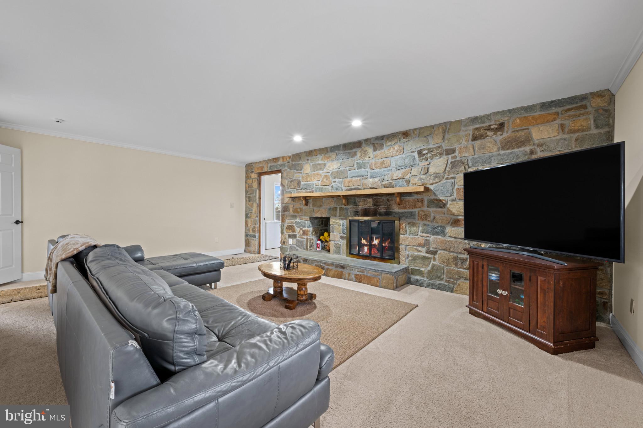 FLINTRIDGE - Residential