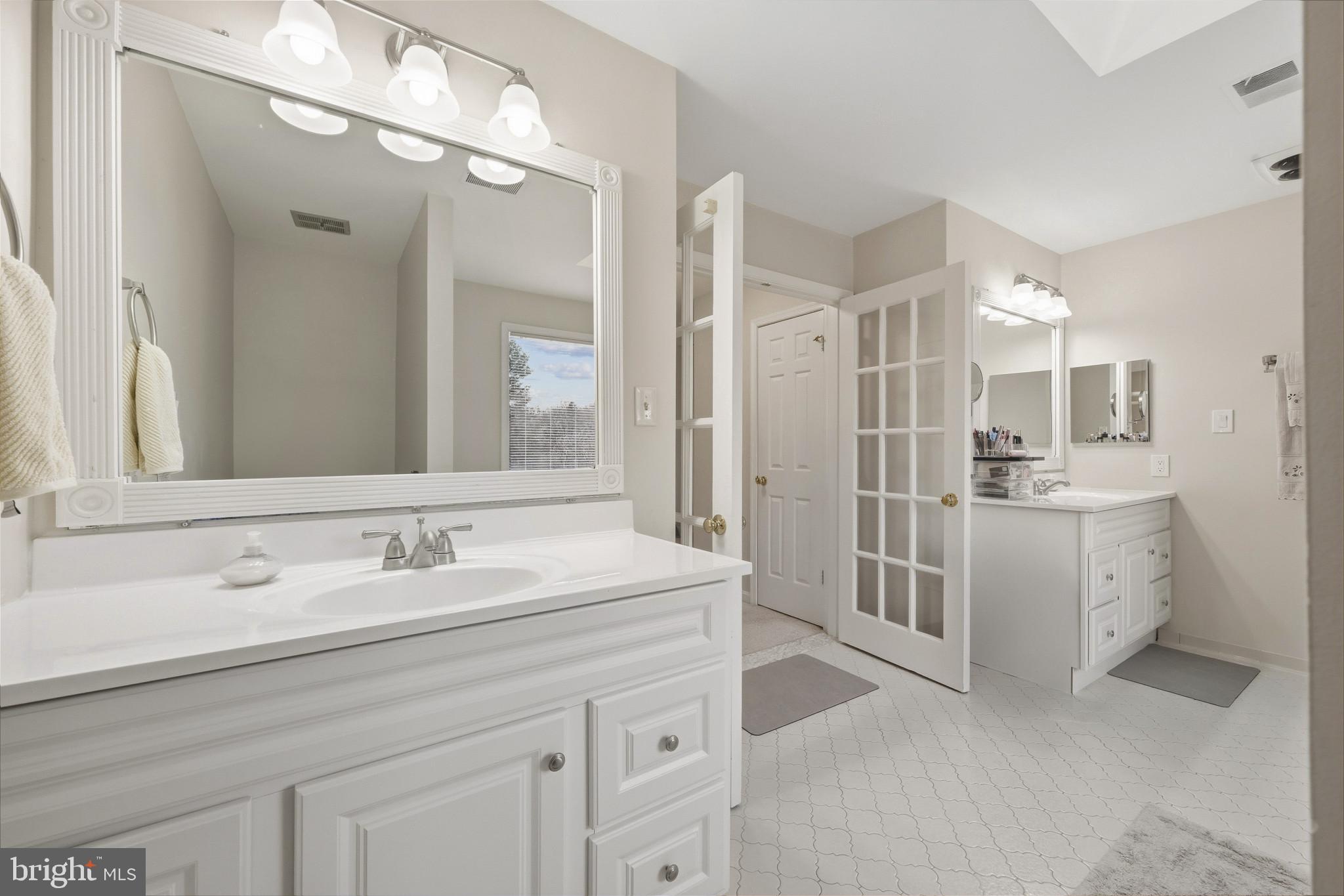 FLINTRIDGE - Residential