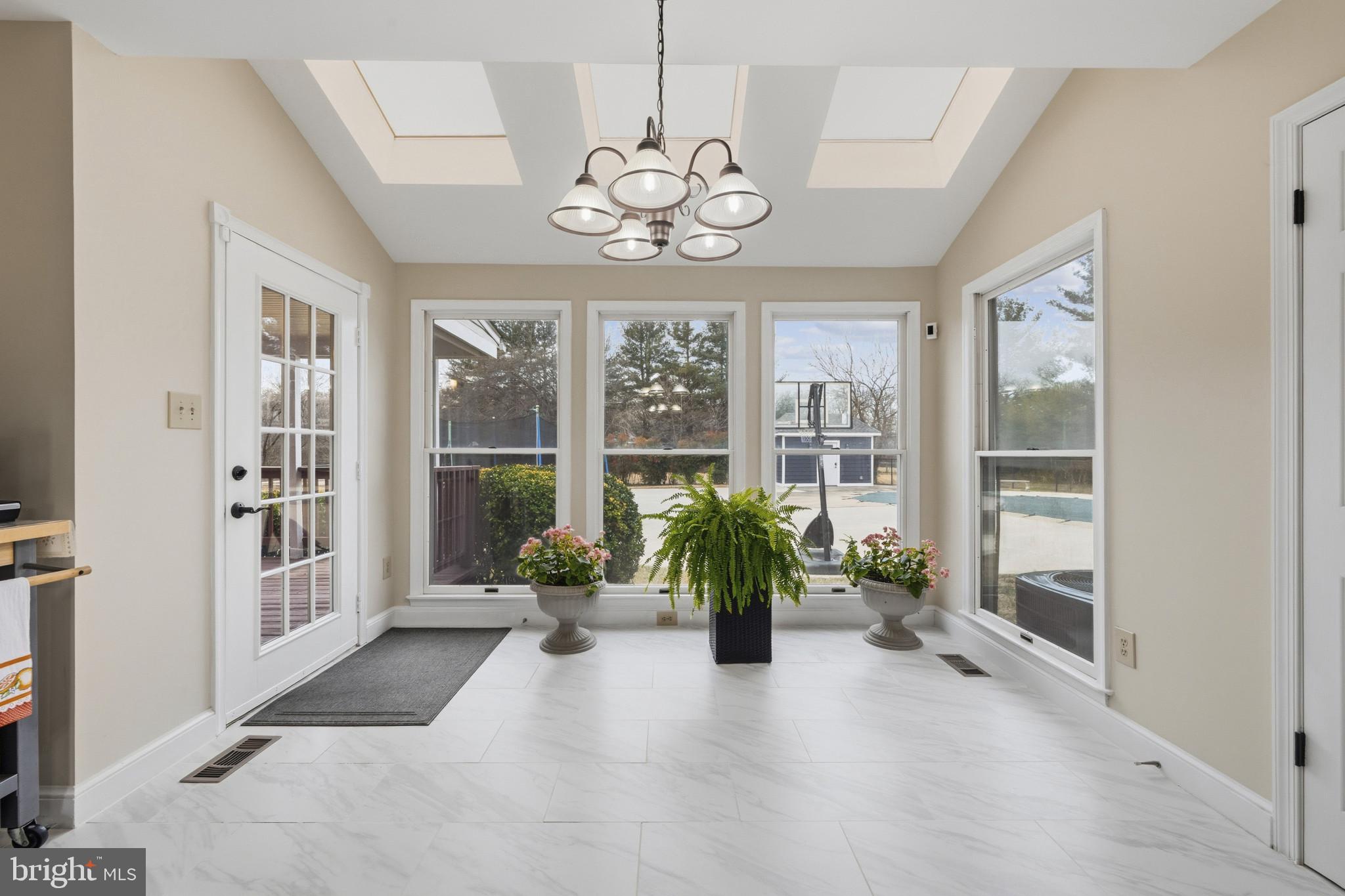 FLINTRIDGE - Residential