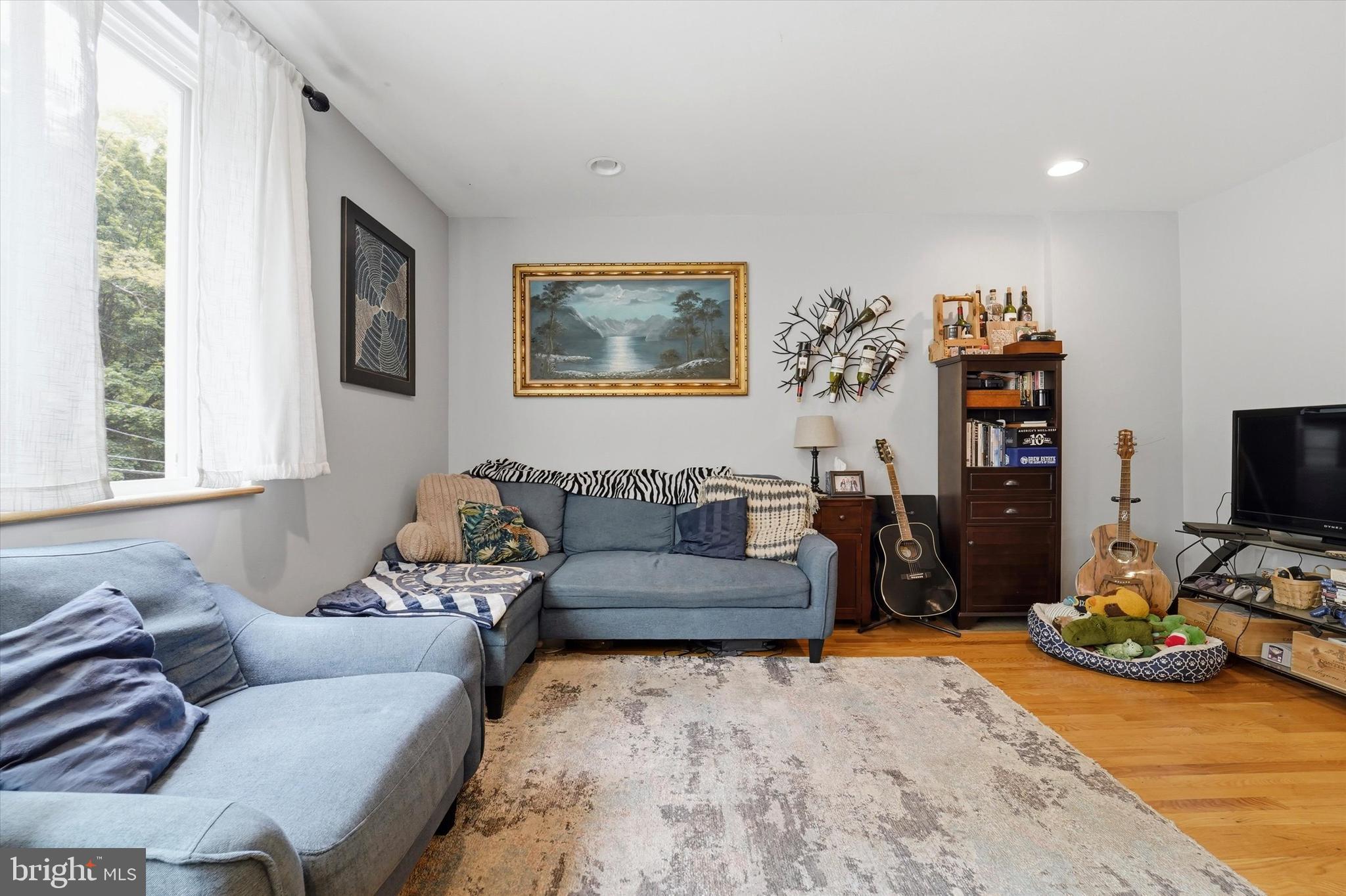 ROXBOROUGH - Residential Income
